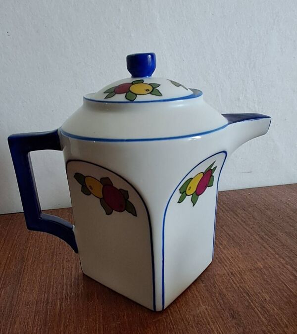 Service à café en porcelaine A.Lanternier &Co Limoges. Années 60