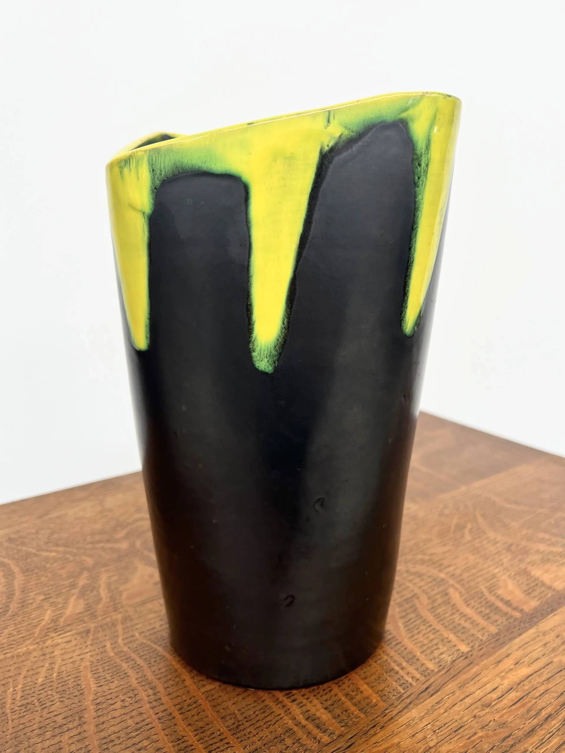 Vallauris Lunetta ceramic vase, model 5J2