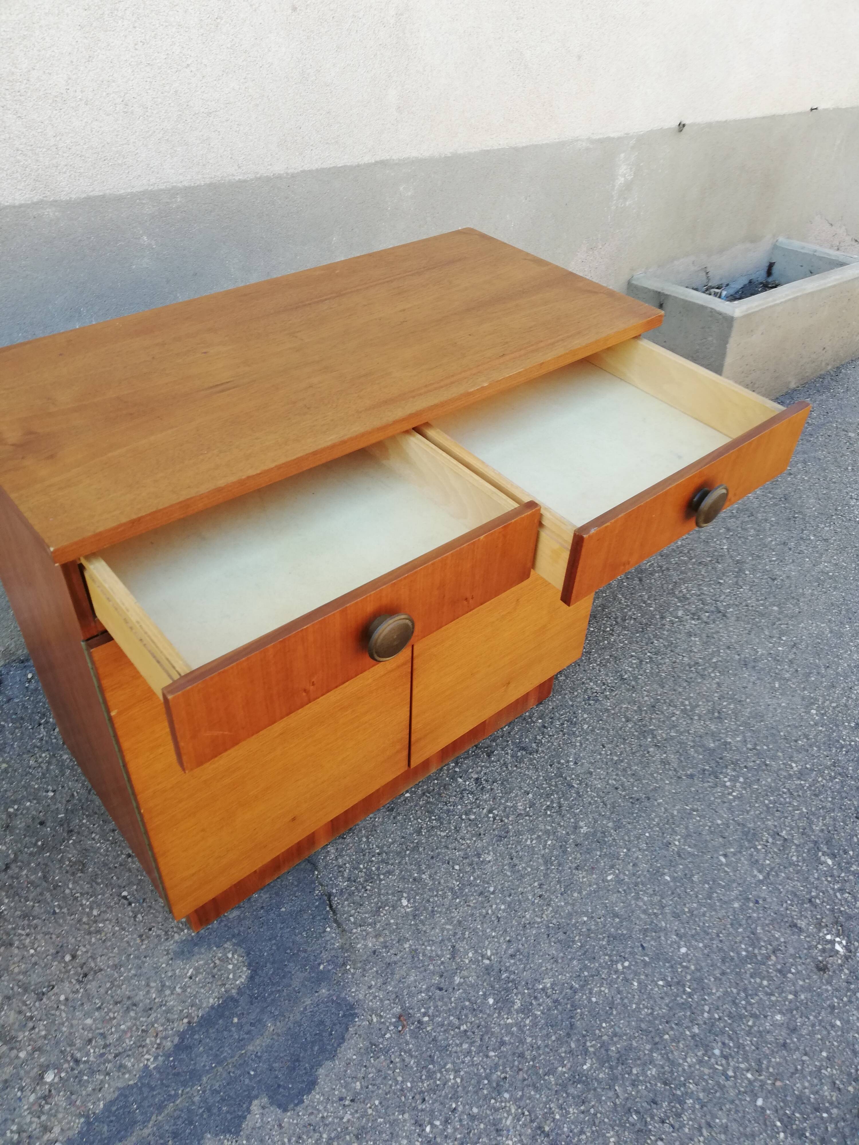 Vintage 2-door buffet 2 drawers