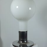 Lampadaire vintage style spatial, ampoule Temde, verre opale chromé.