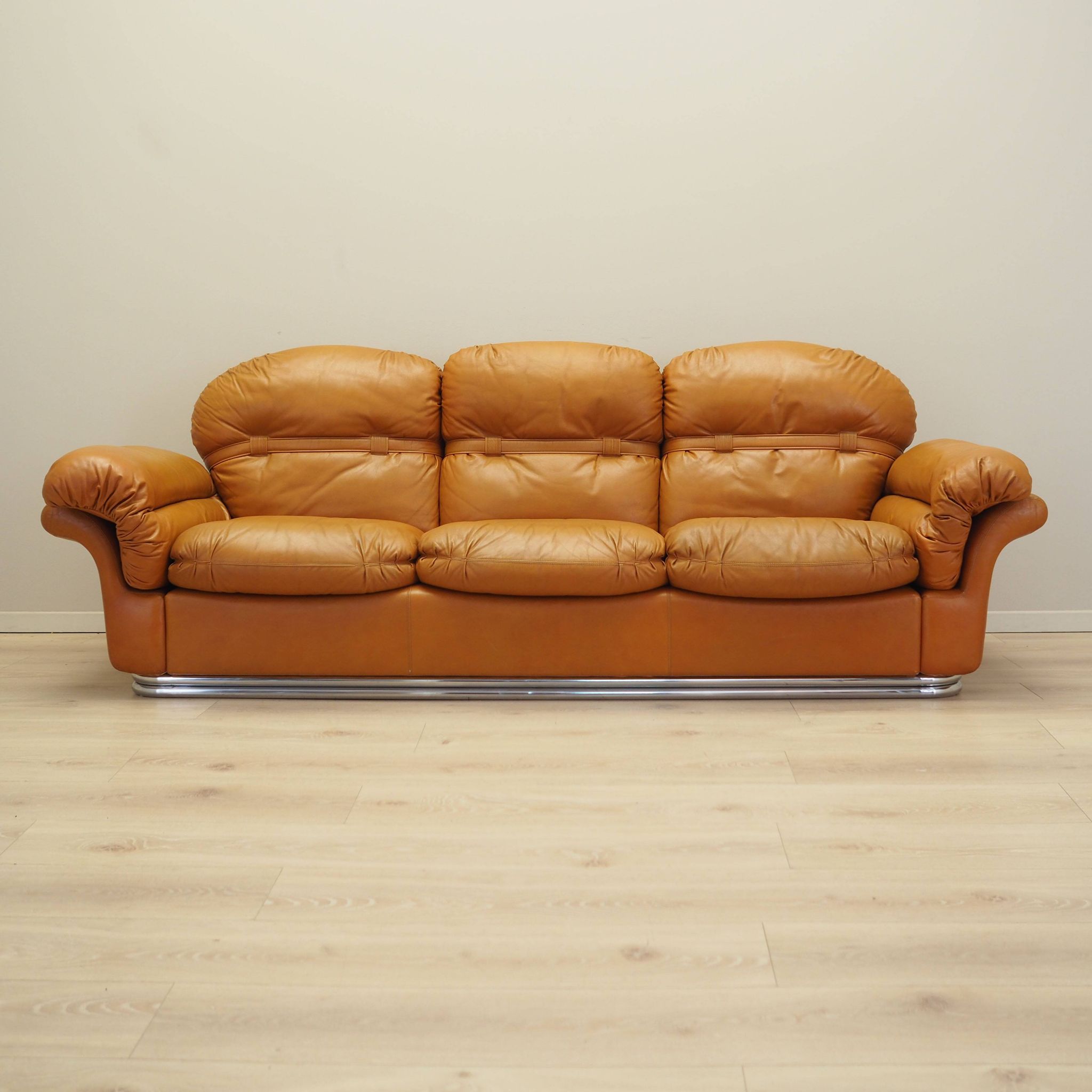 Orange leather sofa, Space Age design, 1960s, production: Italy