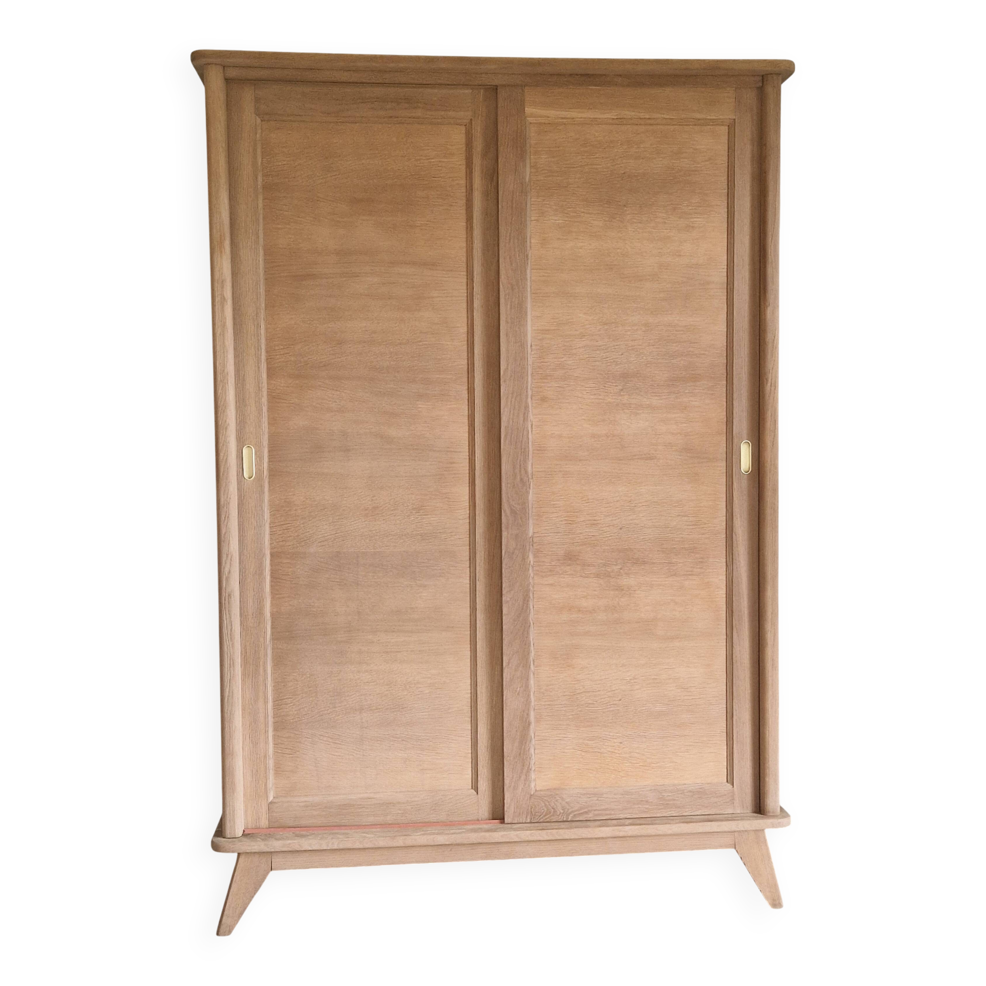 armoire vintage