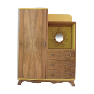 Armoire asymétrique