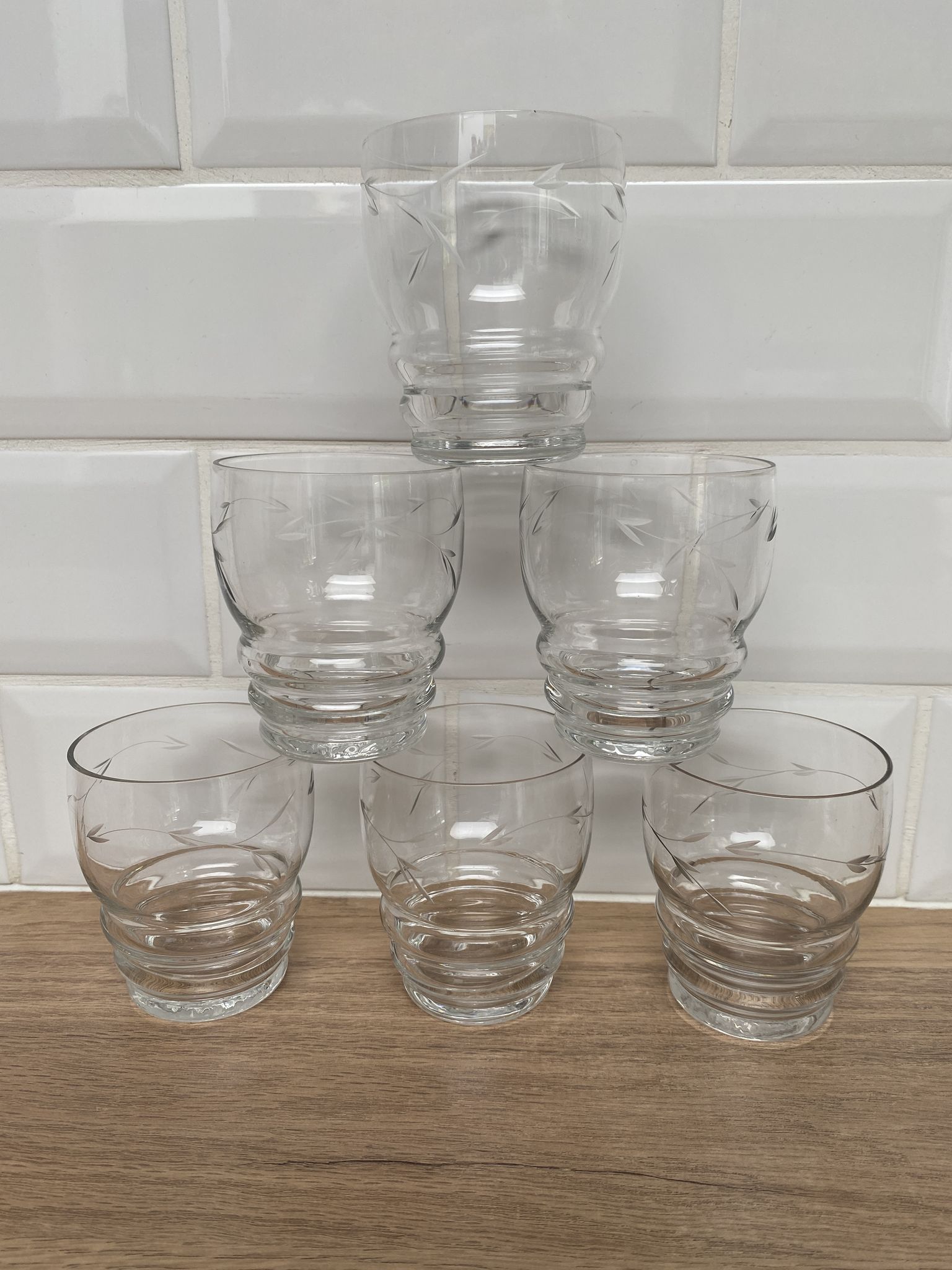 Set of 6 engraved glass wine glasses