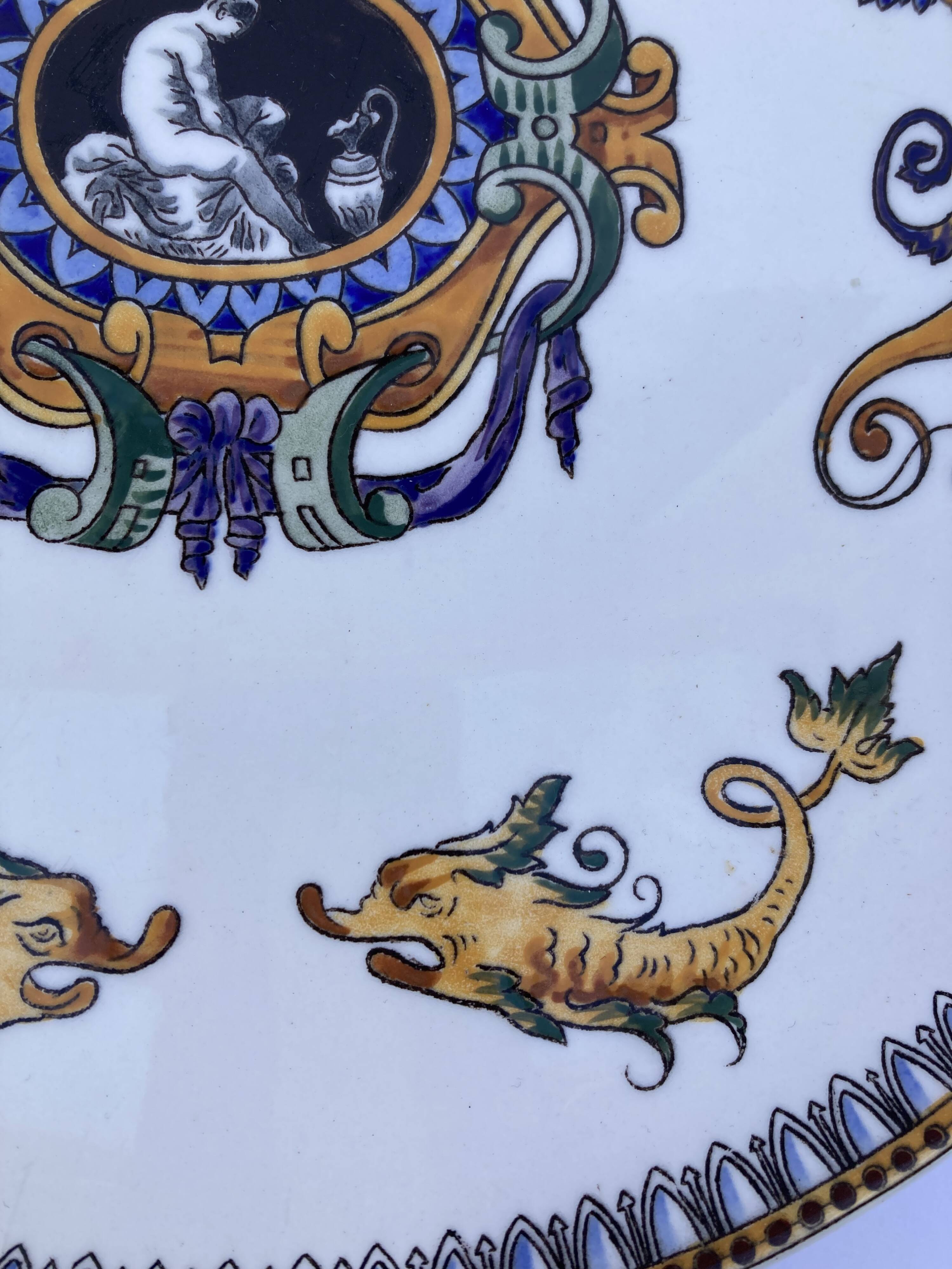 Decorative plate in Gien earthenware in Italian Renaissance style.