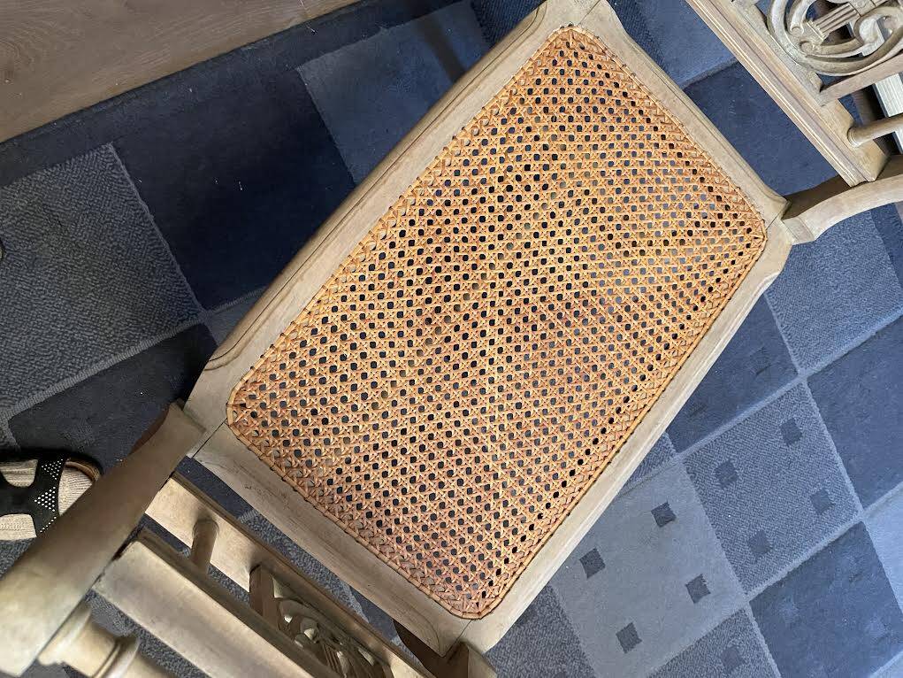 Cane bench "corridor" or piano.