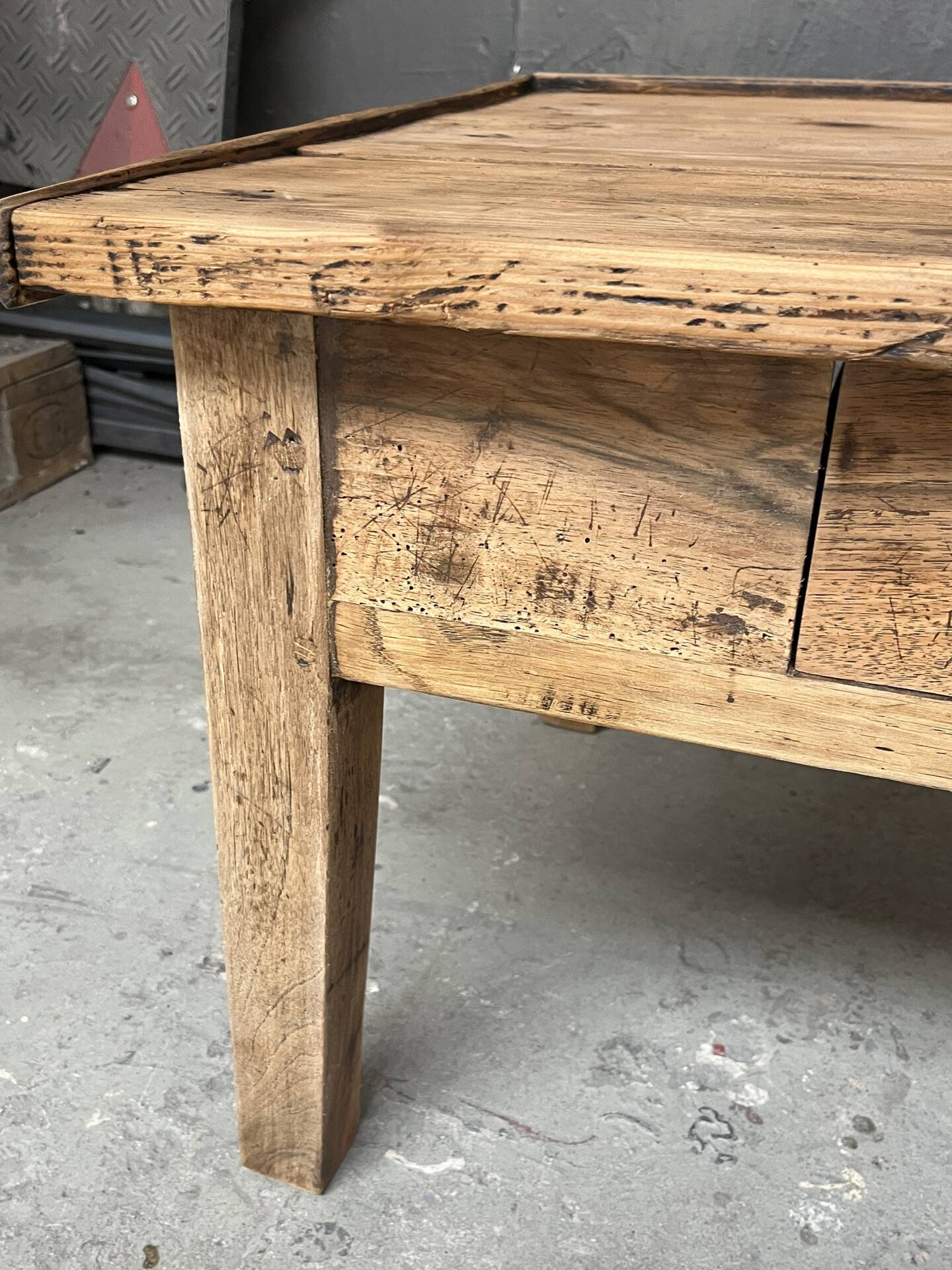 Ancienne table basse.