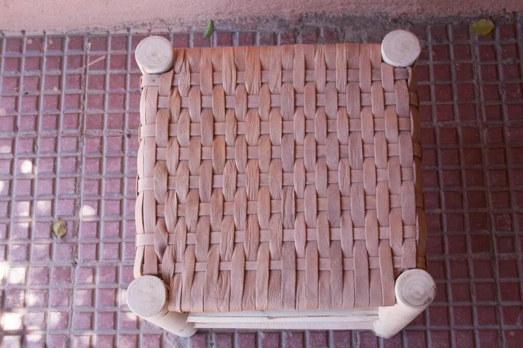 2 Tabouret en cuir et bois clair