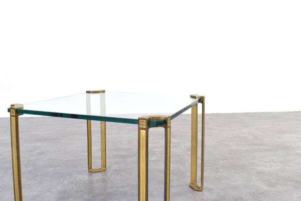 Tables basses en laiton et en verre Hollywood Regency par Peter Ghyczy, années 1970, 2 pièces
