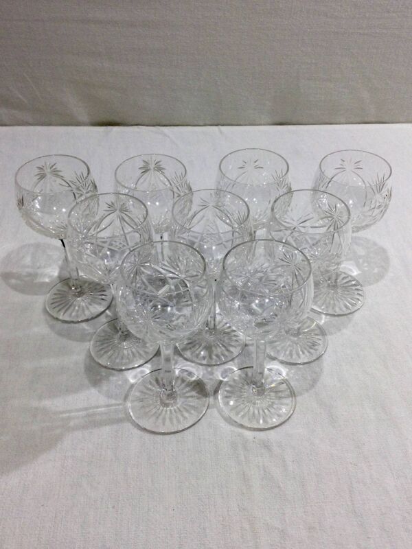 Baccarat – 9 verres à vin blanc En Cristal De Baccarat