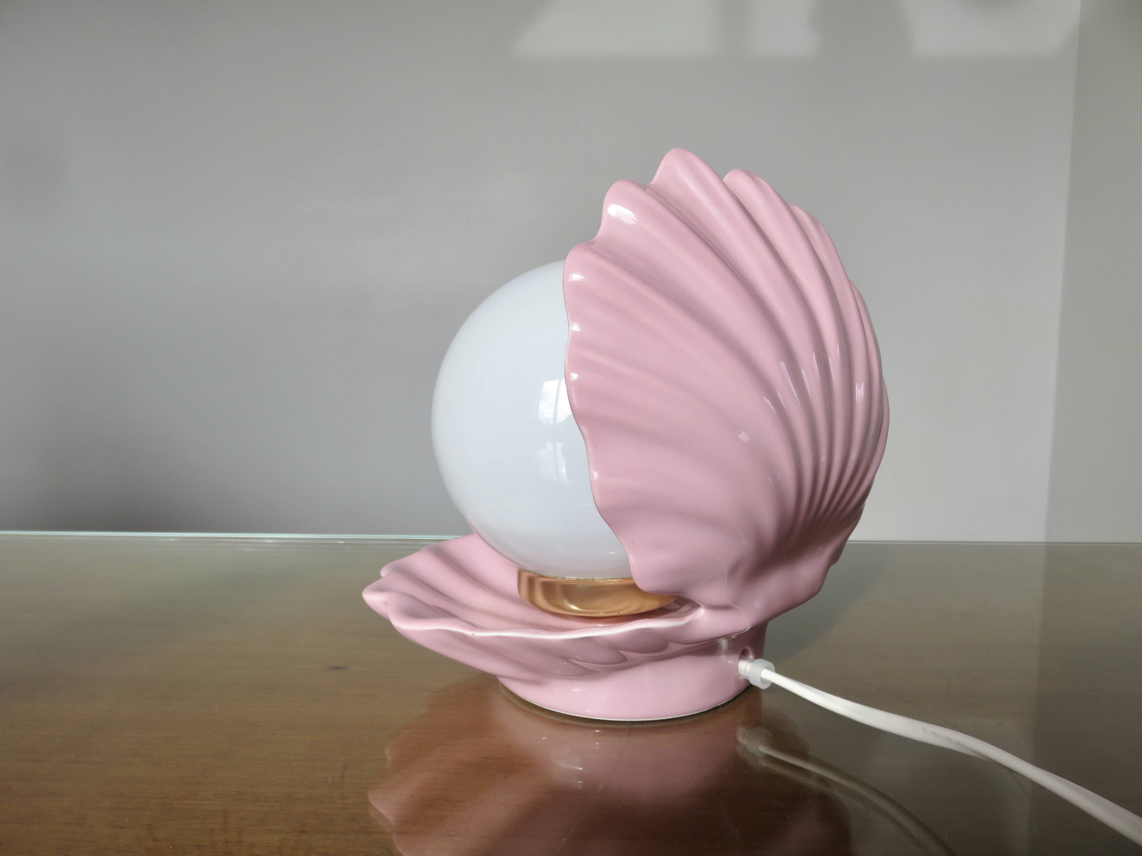 Pink ceramic shell lamp 1970