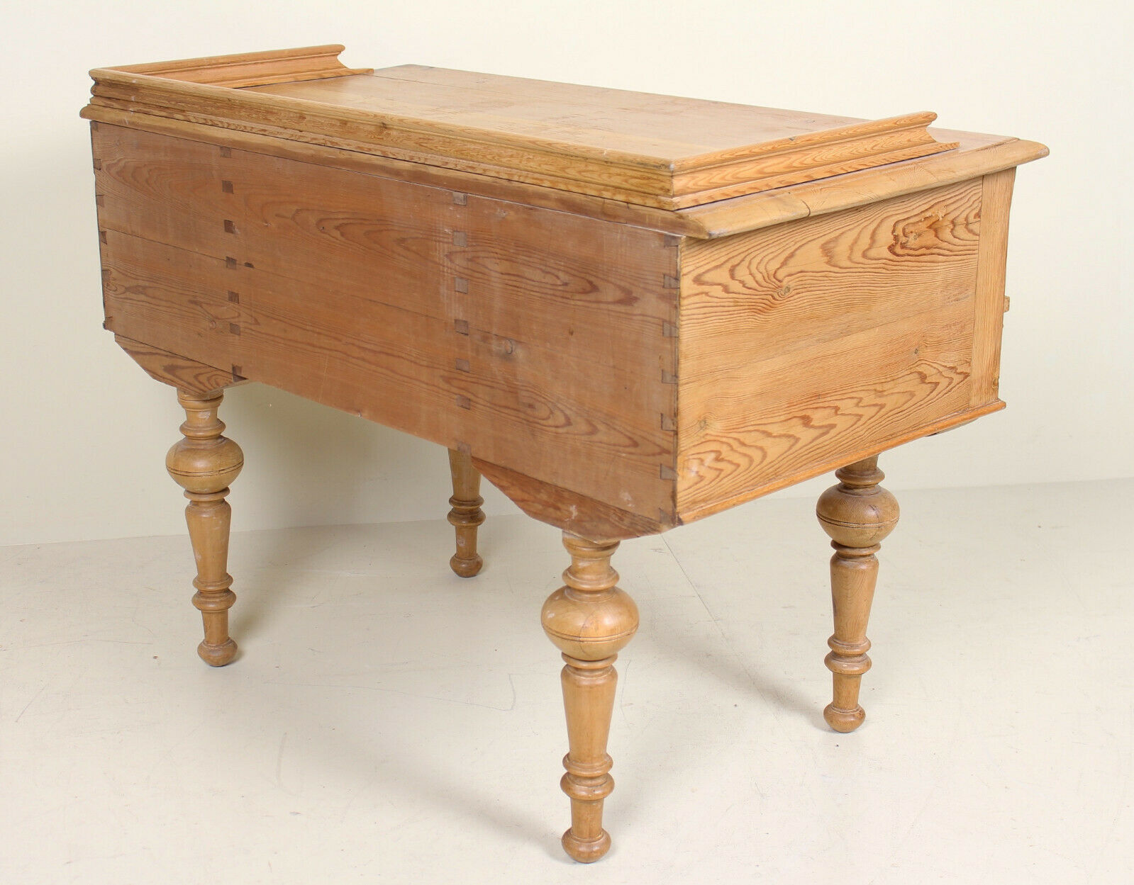 Bureau en pin suédois