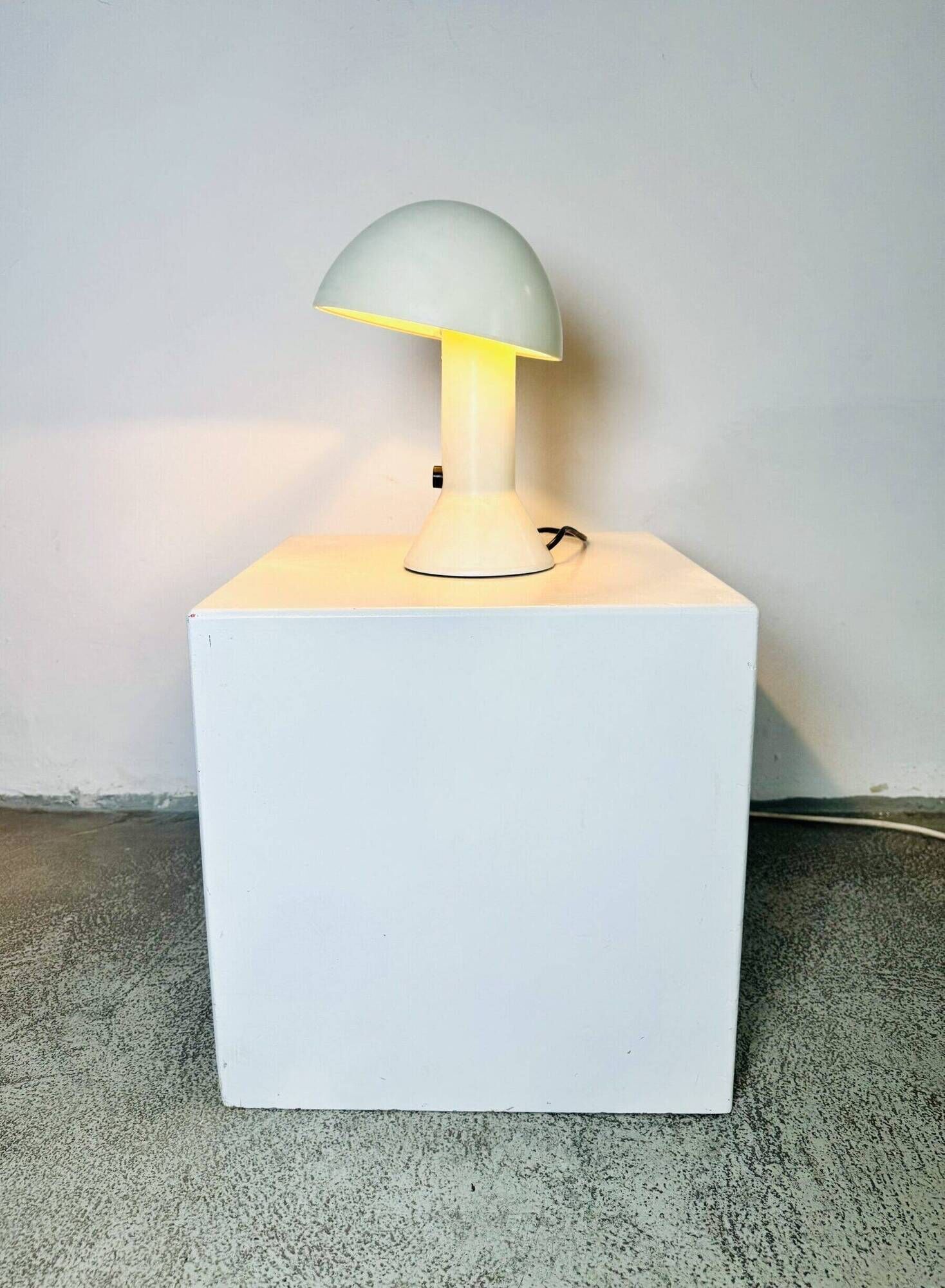Model 685 ‘Elmetto’ Table Lamp In White Abs By Elio Martinelli For Martinelli Luce, Italy 1970S