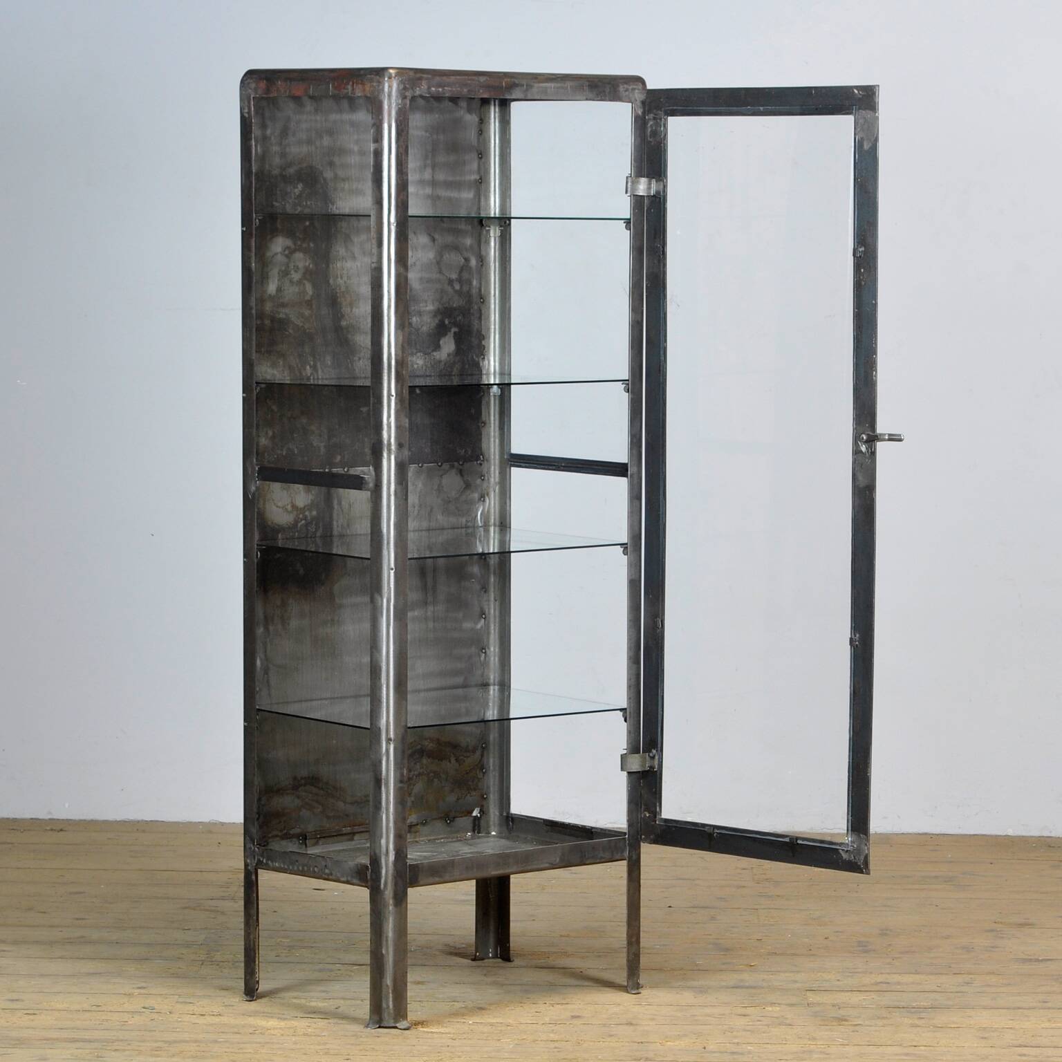 Armoire Médicale En Fer De L'Ukraine, 1970