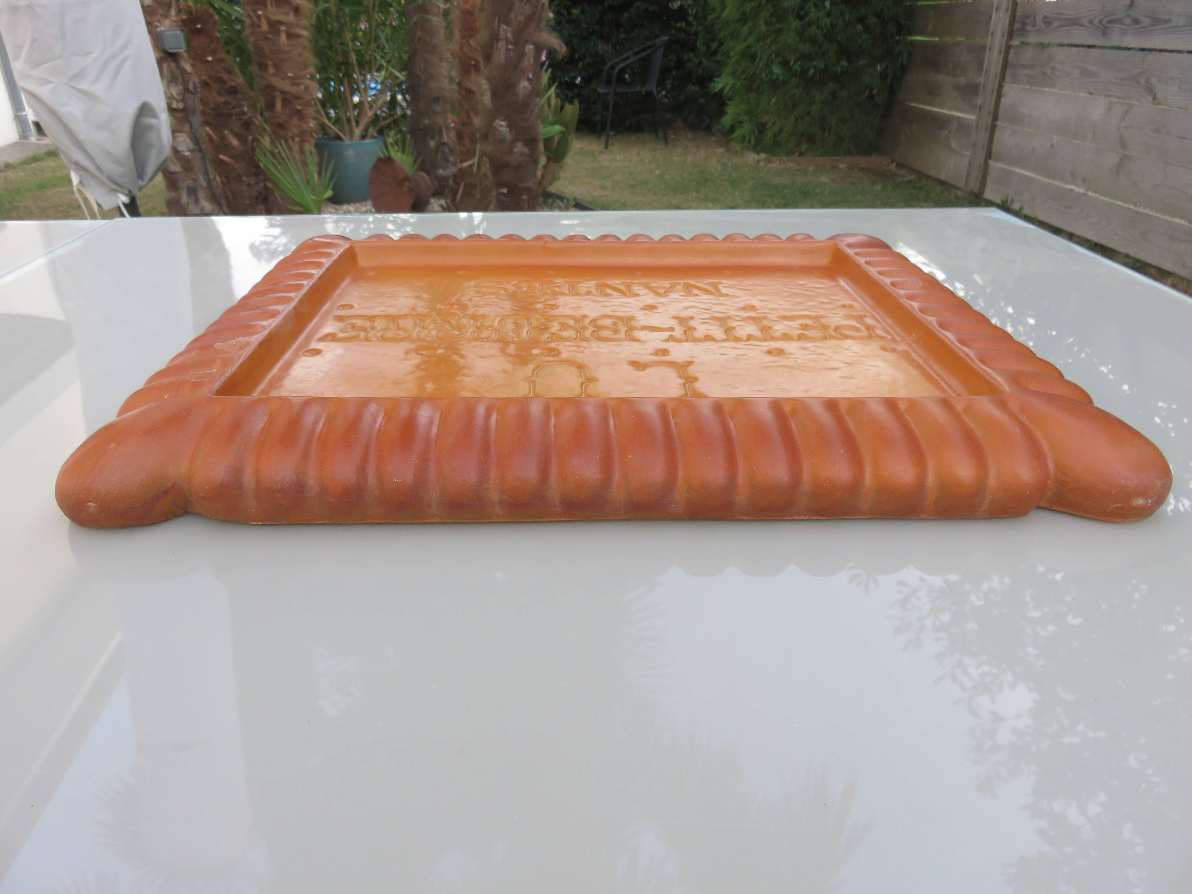 Decorative serving tray in resin, 1960s