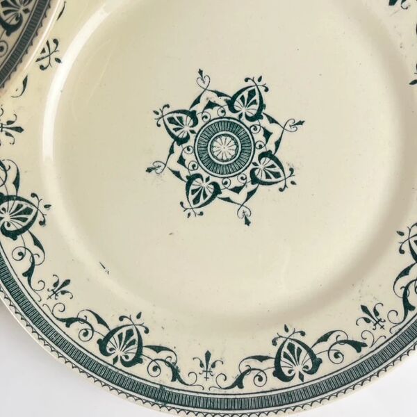 Set de 8 assiettes à dessert terre de fer ''Amiral'', Creil & Montereau, vert-bleu, fin XIXe