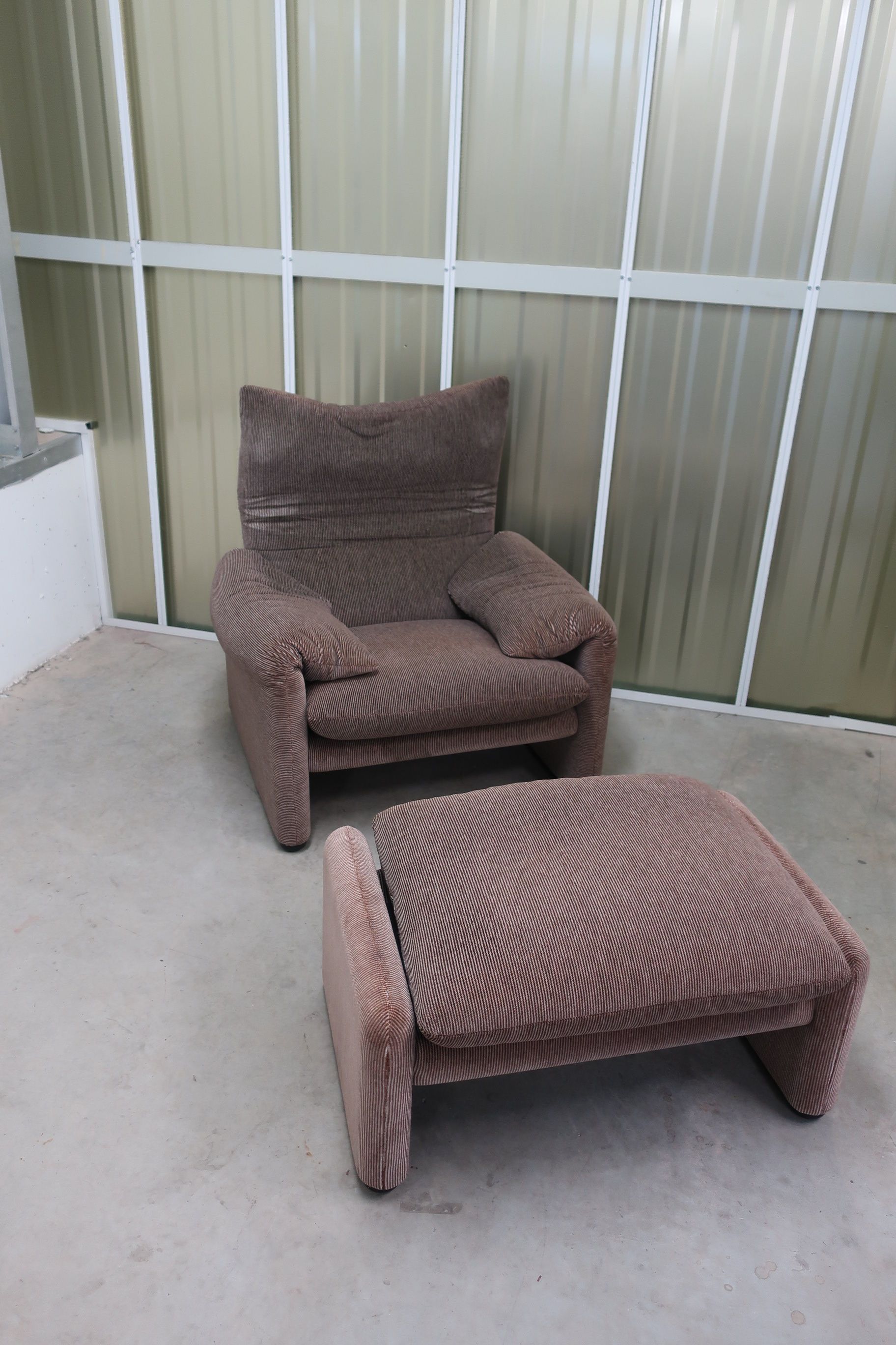 Vintage Maralunga chair and footrest by Vico Magistretti for Cassina