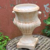 Cache pot medicis