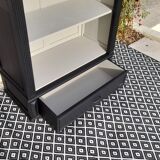 Library / Shelf