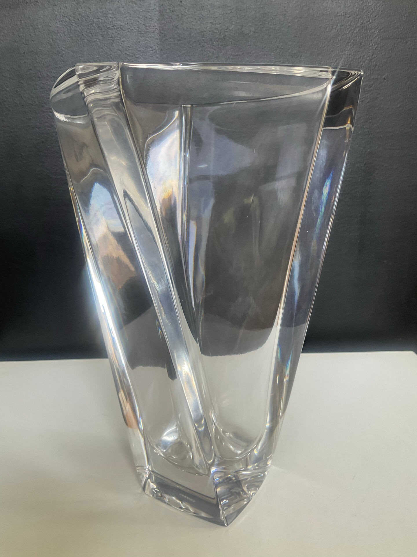 Asymmetrical crystal vase from Sèvres, 1970s.