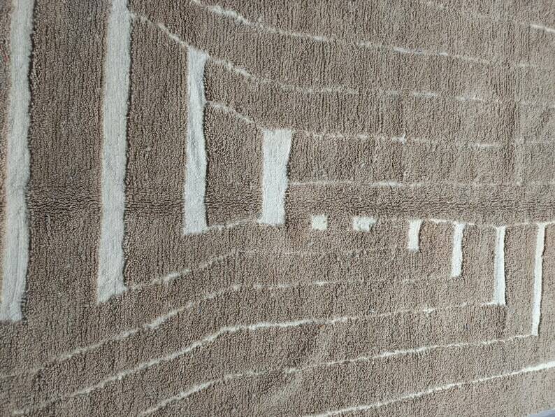 Natural handmade Berber rug, size 150 x 250 cm