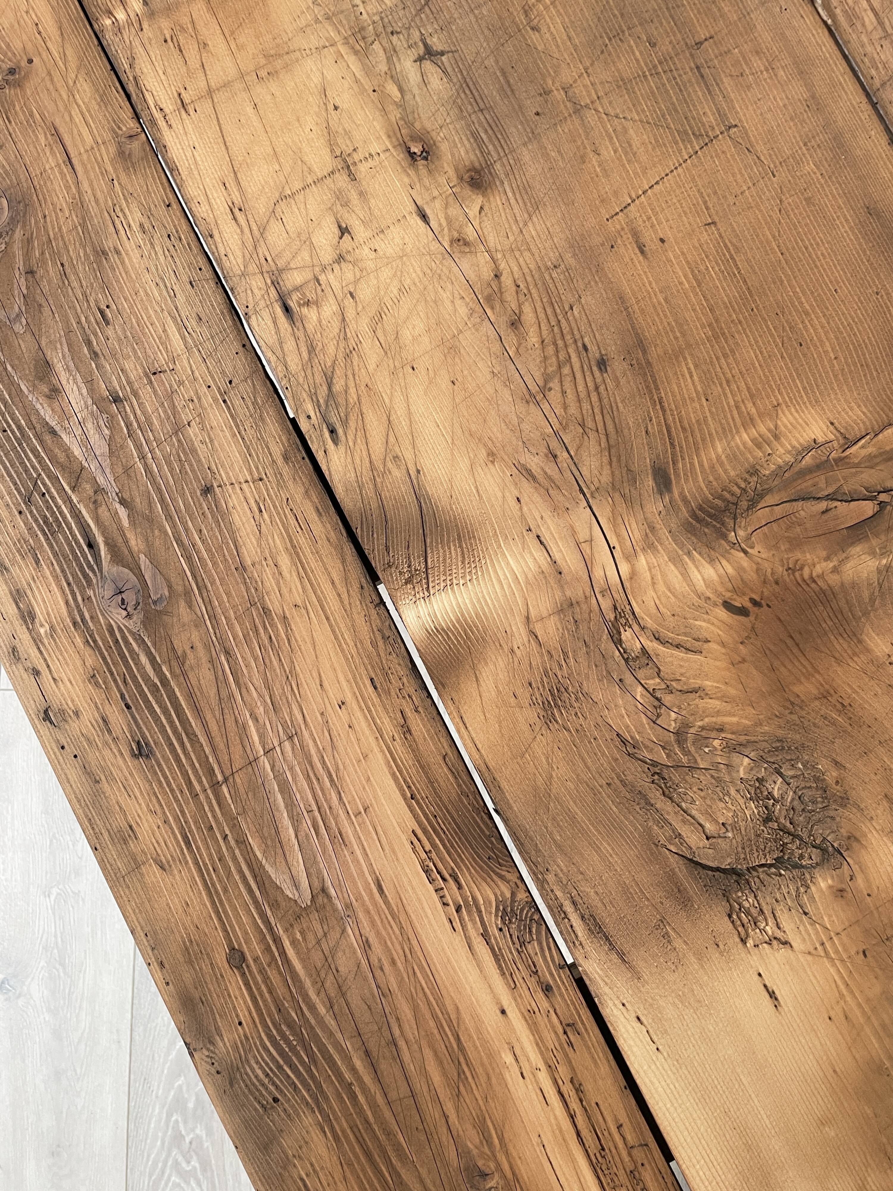 Table de ferme vintage en bois brut