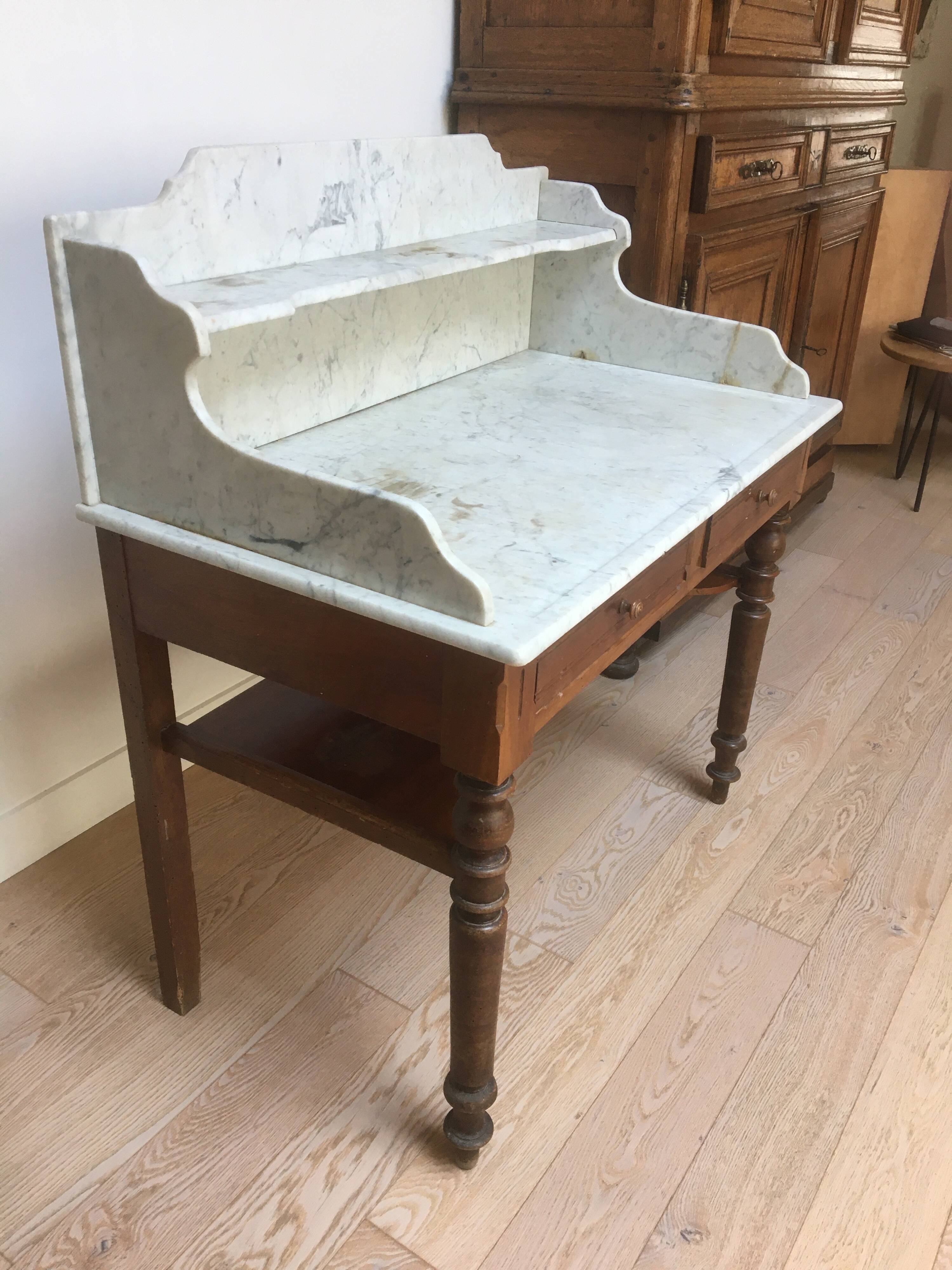 Provençal dressing table