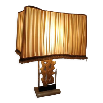 Lampe en résine fractale avec inclusion de cristaux par Pierre Giraudon