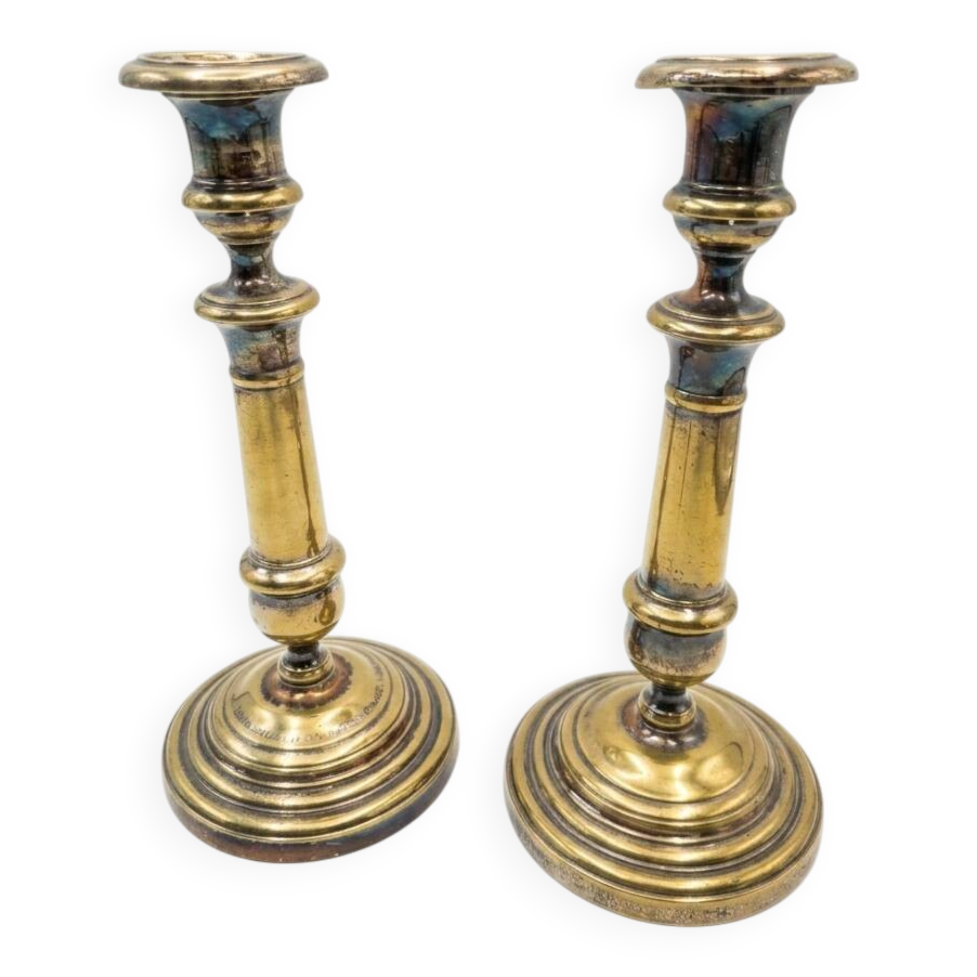 Paire de bougeoirs anciens en laiton