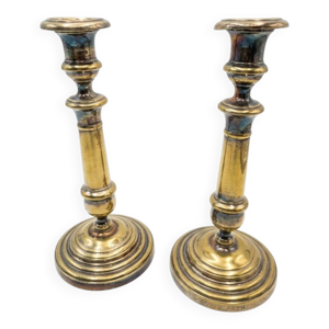 Paire de bougeoirs anciens