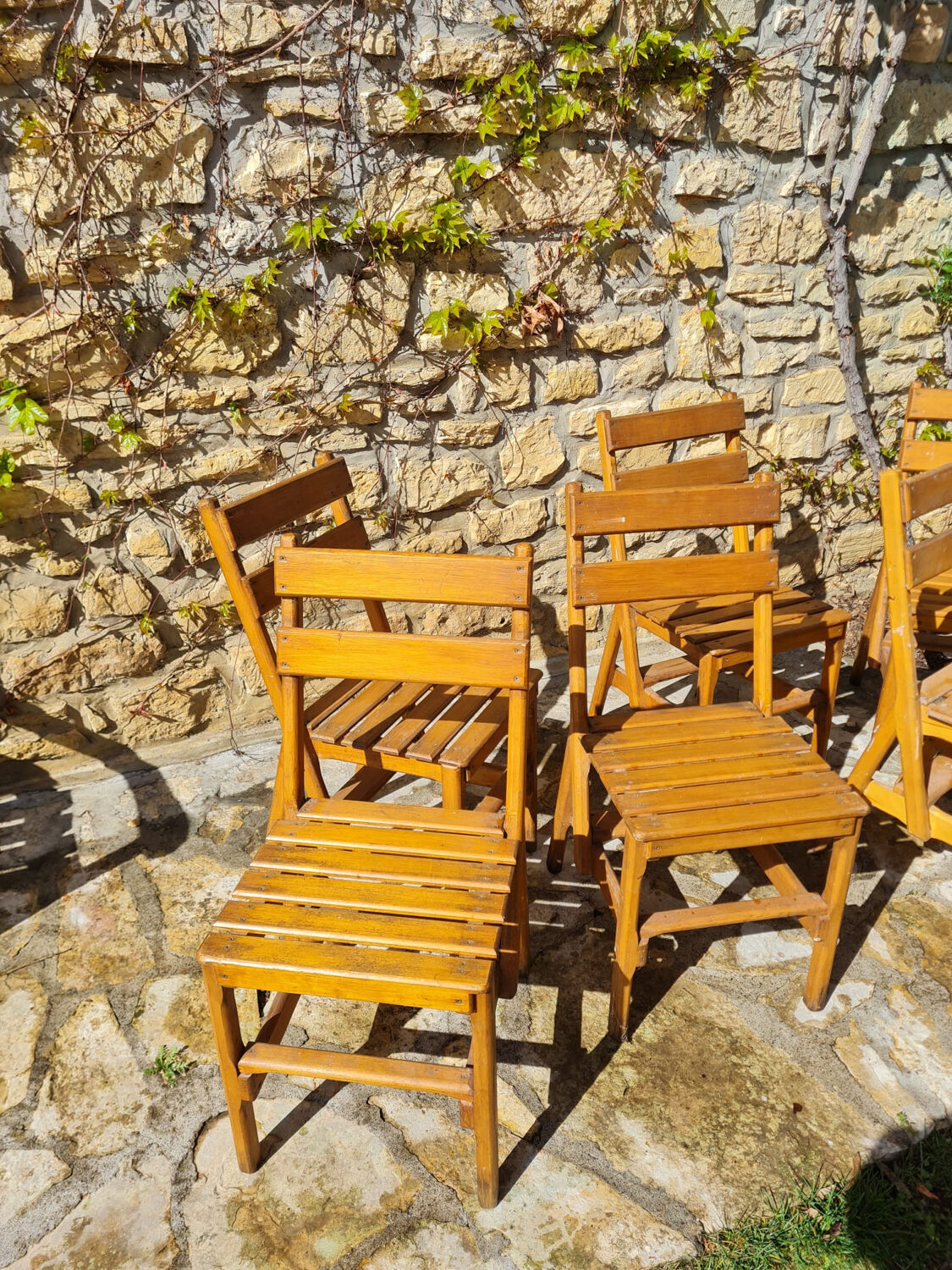 Lot de 7 chaises en bois