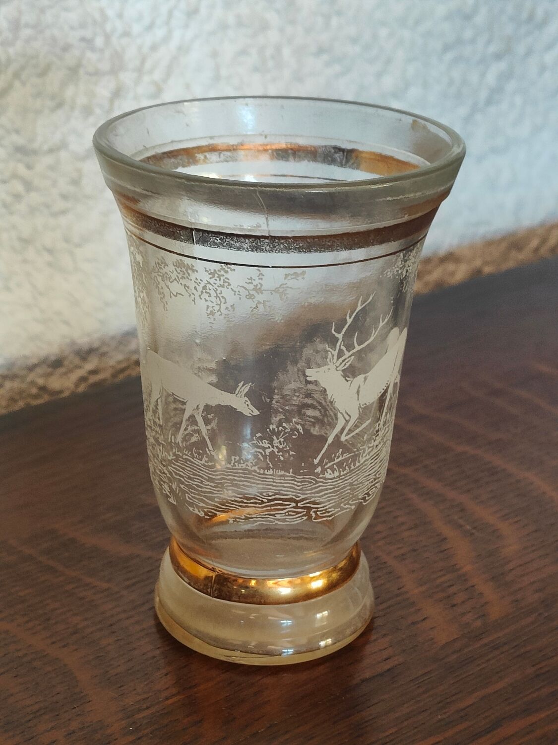 Vase sérigraphié à décor de biche et de cerf années 40