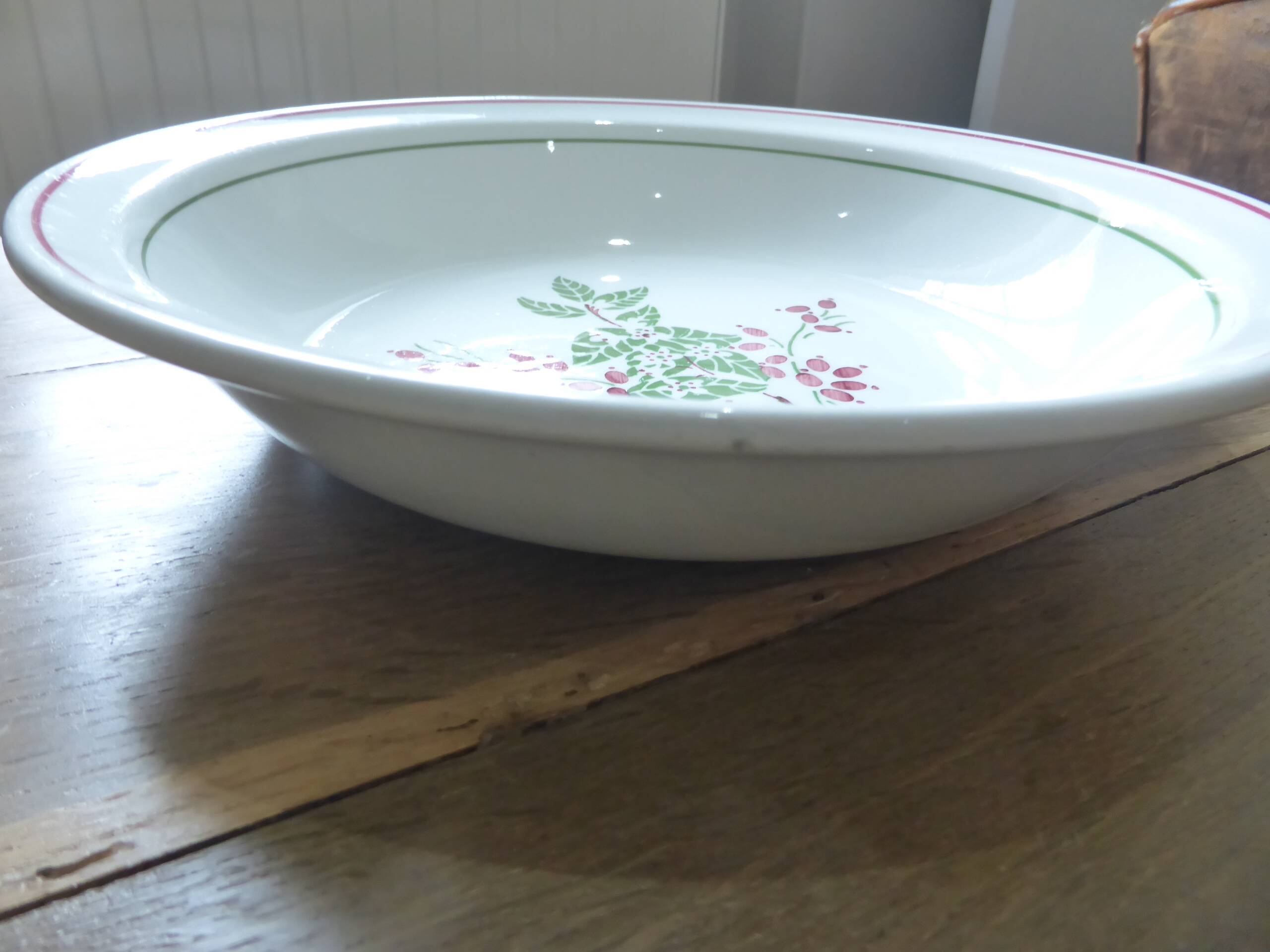 Shallow round serving dish 201015