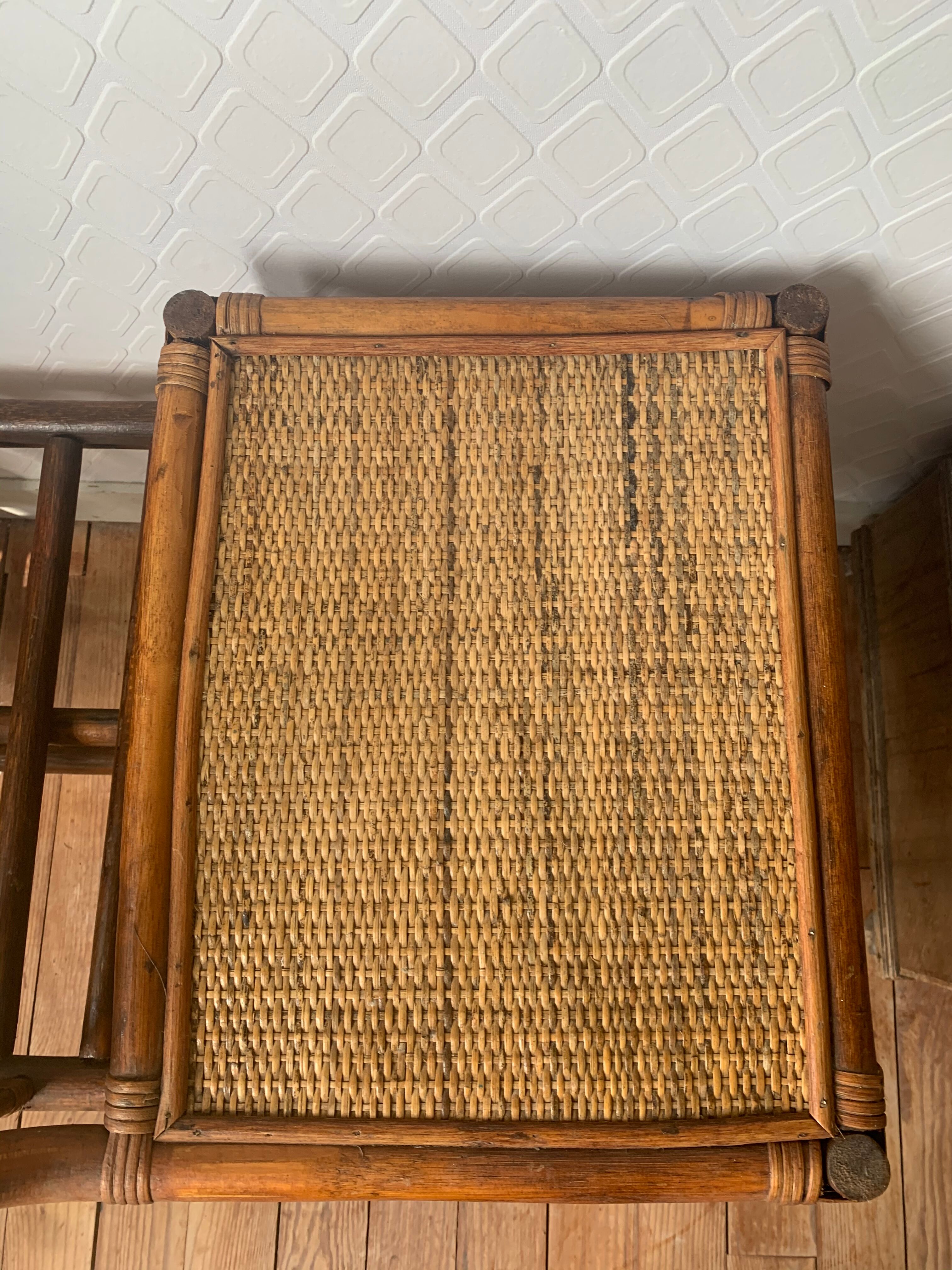 Meuble téléphone en rotin