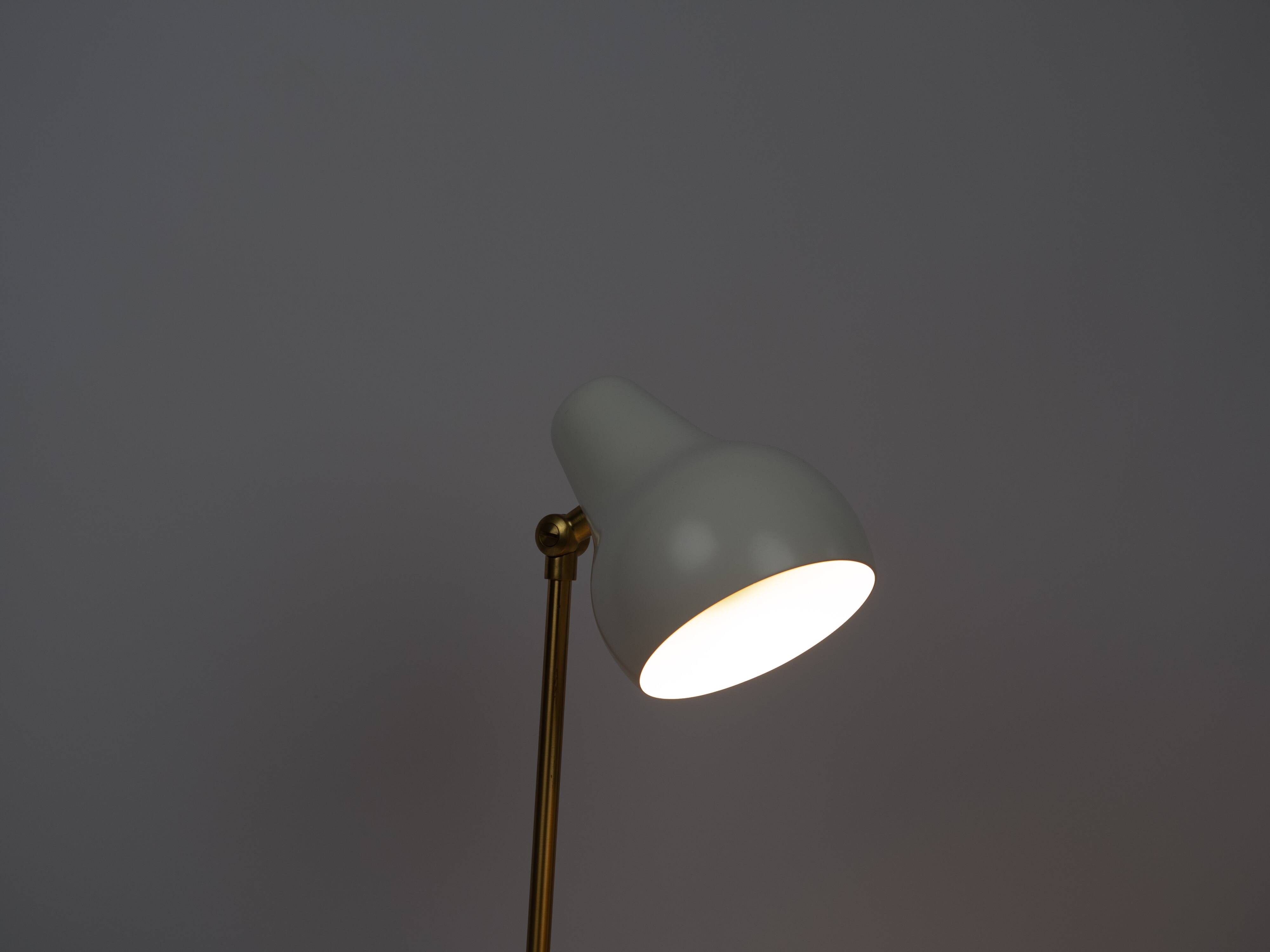Lampe de table VL38 de Vilh. Lauritzen, Louis Poulsen, années 1940