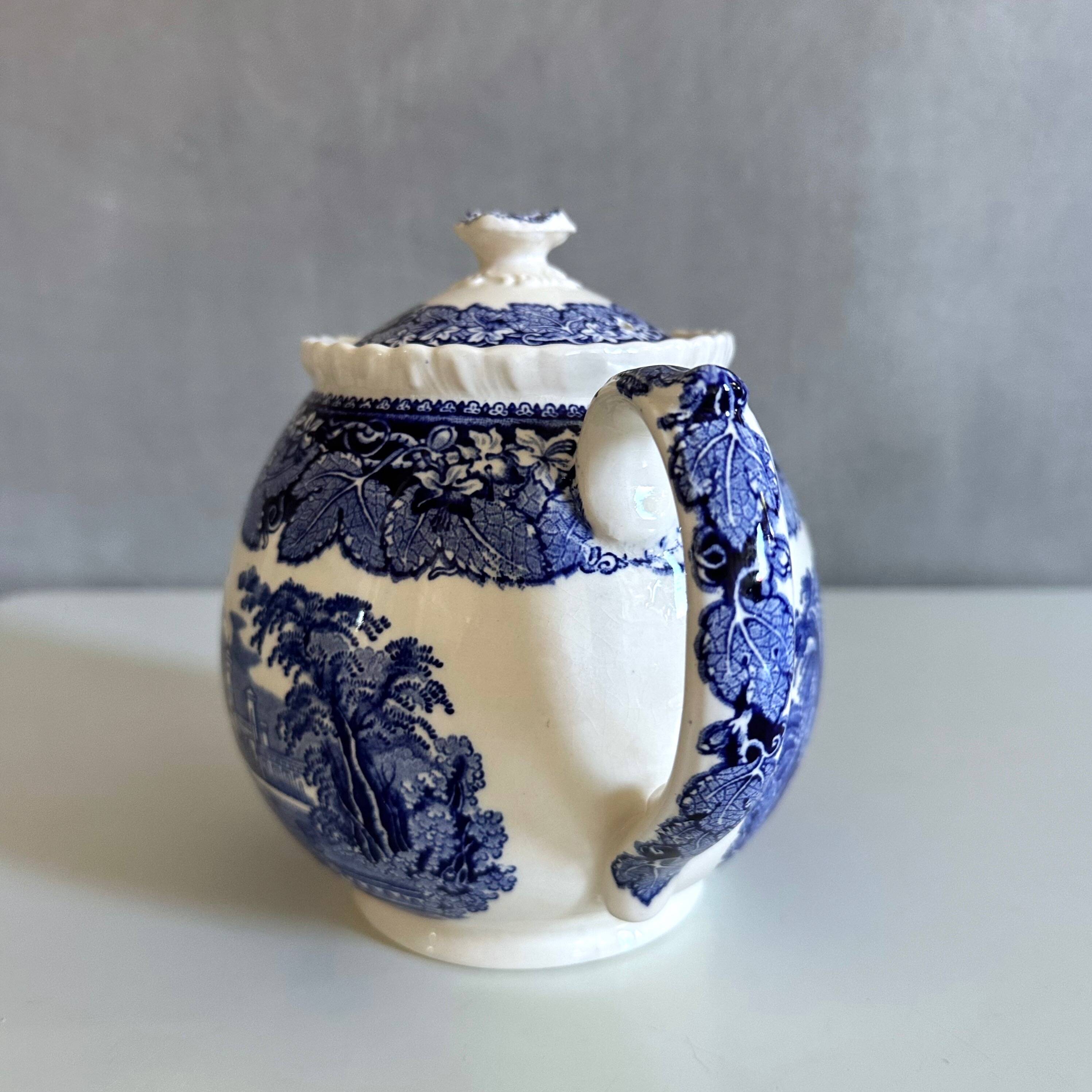 Théière « Vista Blue » de Mason – Faïence anglaise bleue et blanche