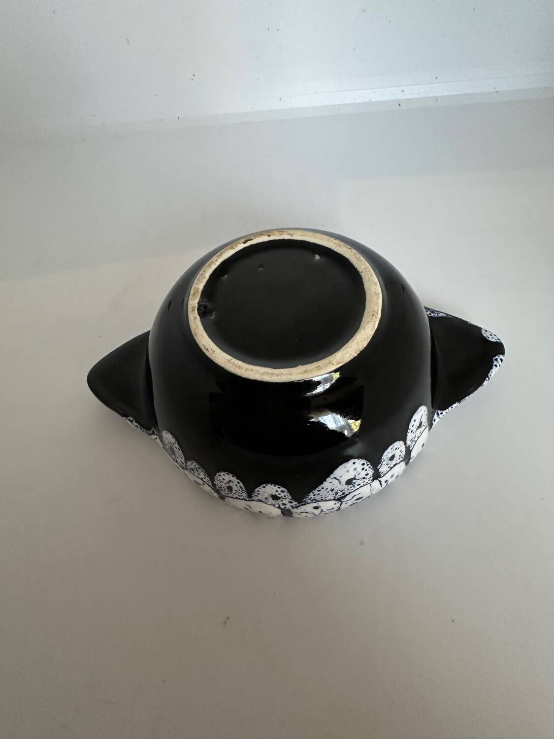 Bowl with ears