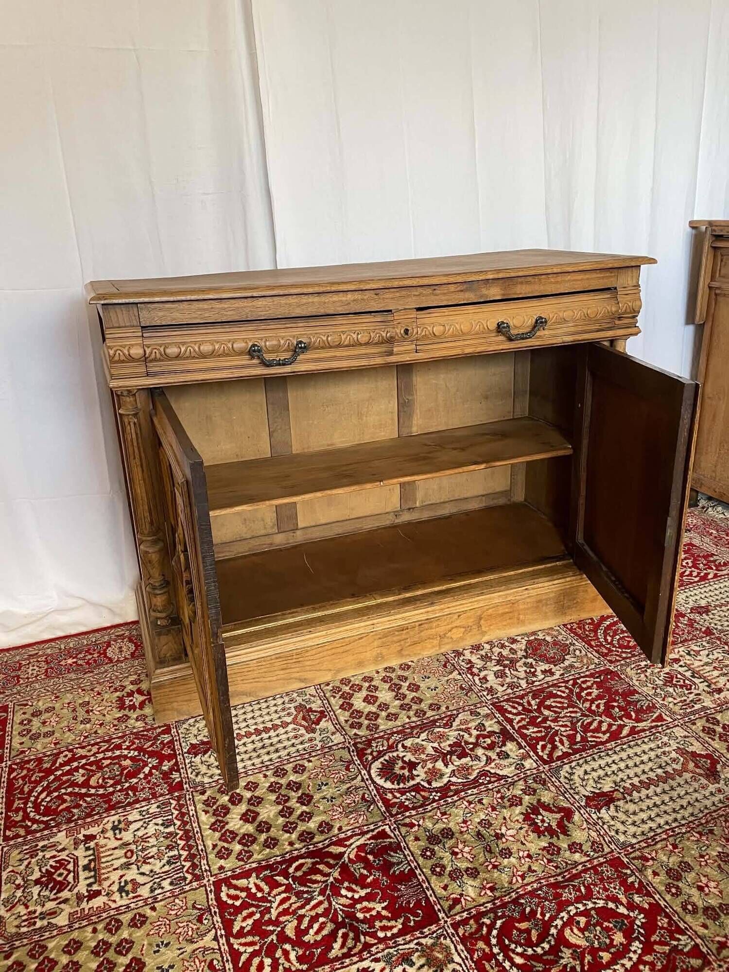 Antique carved oak sideboard – Late 19th century