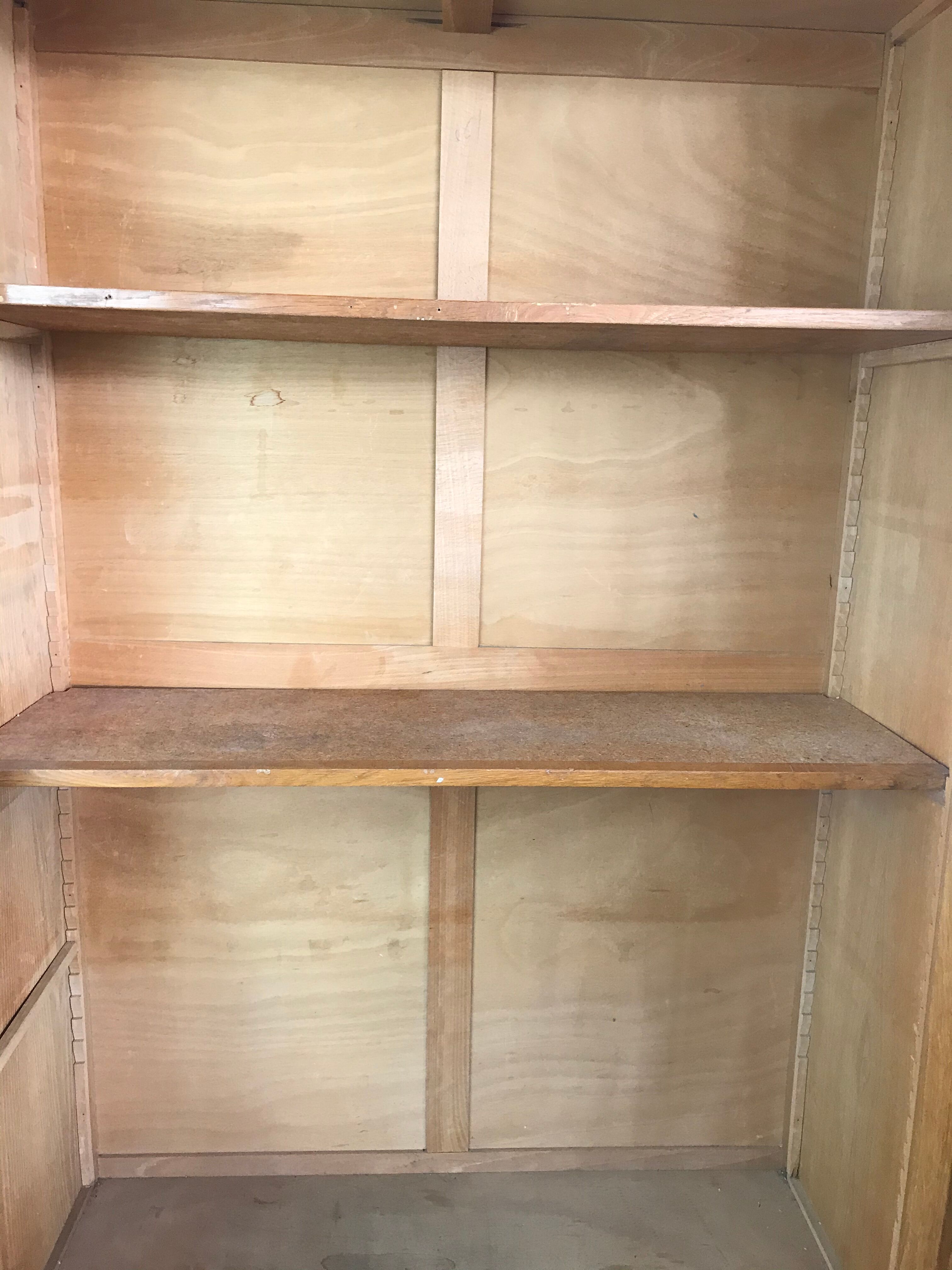 Armoire bibliothèque vitrine école