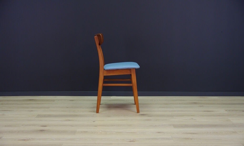 Set of 4 retro chairs from the 1960s