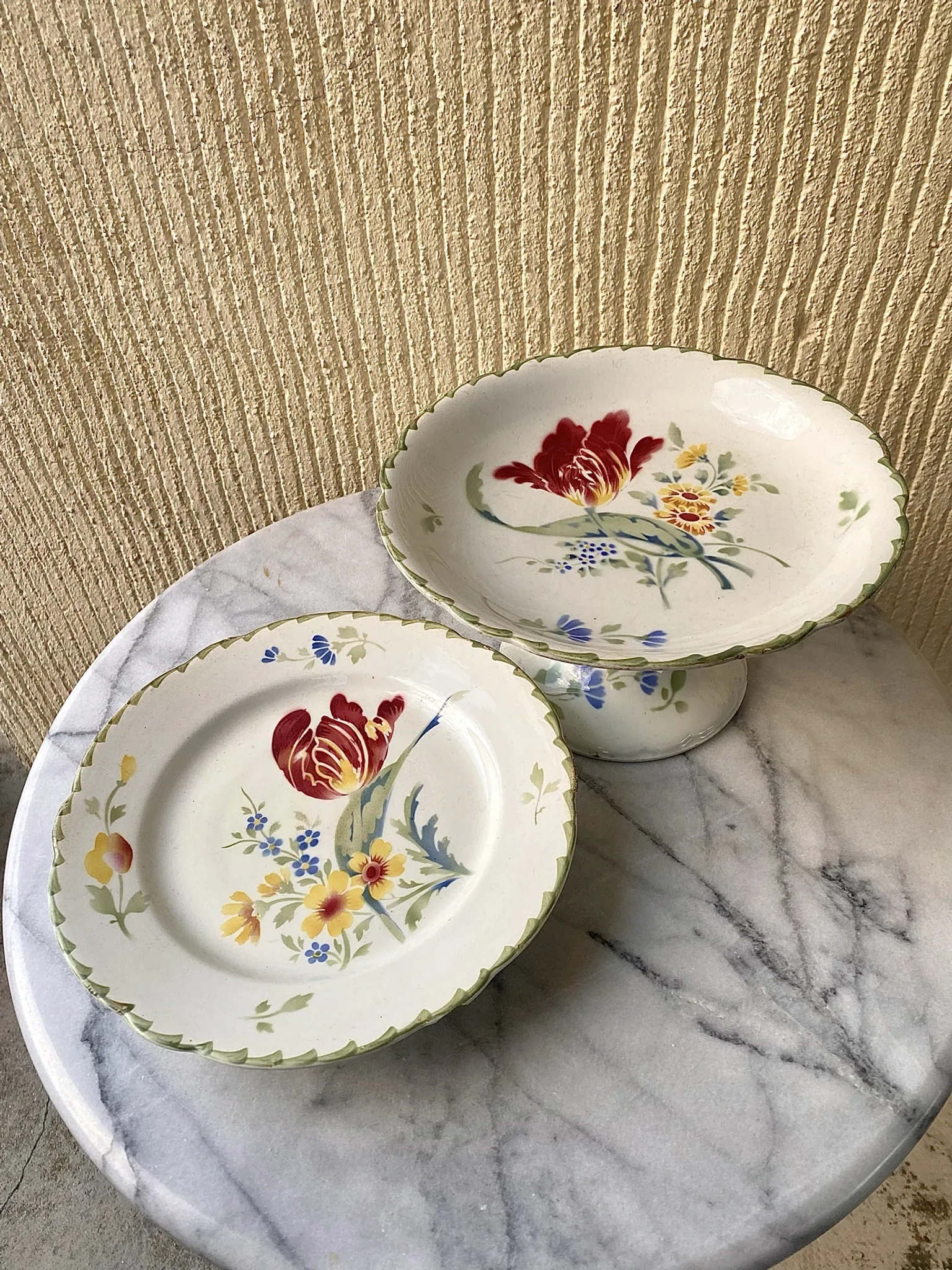 Two antique Luneville K&G compotiers with tulip decoration.