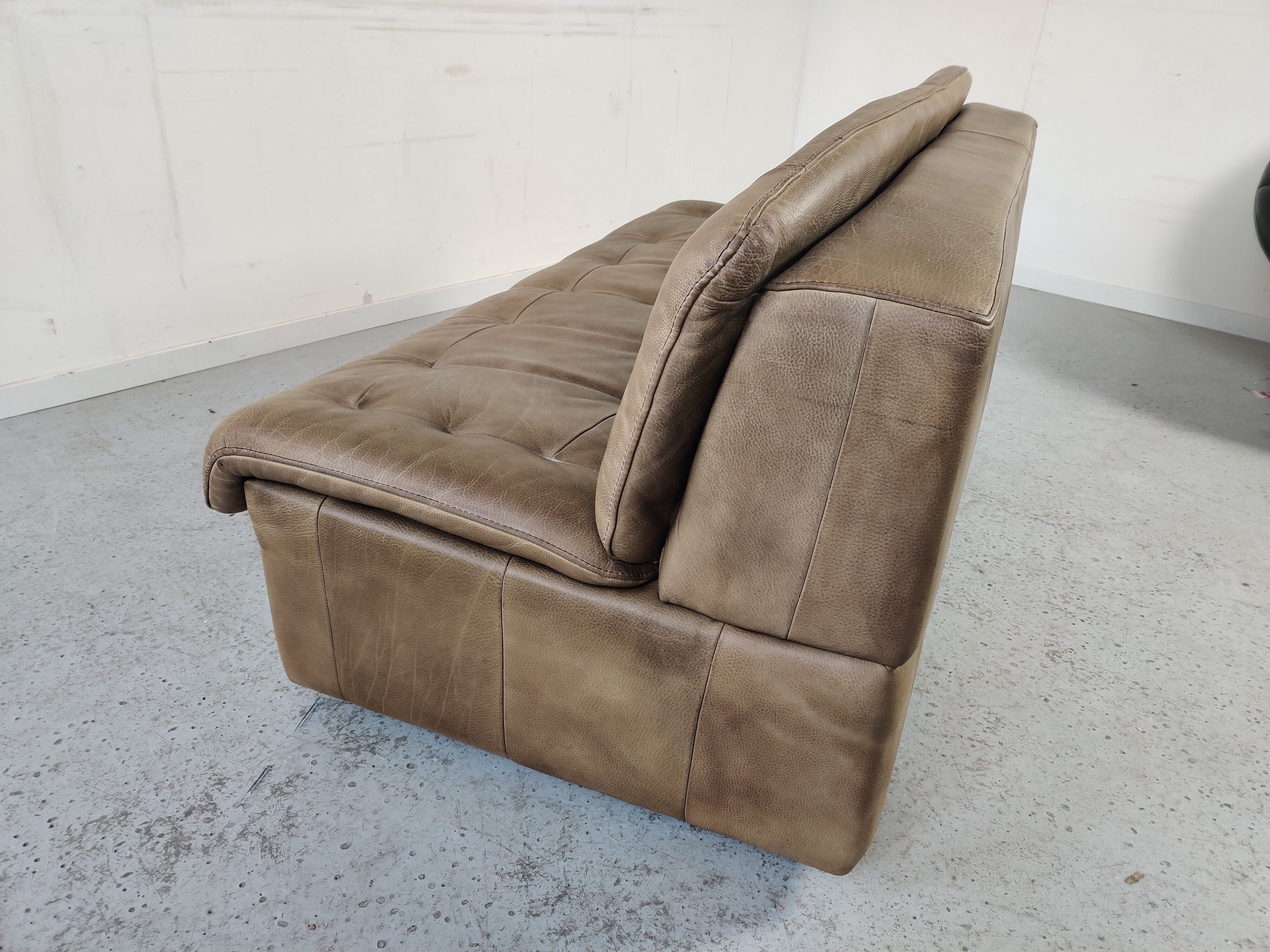 Canapé en cuir design vintage années 70/80