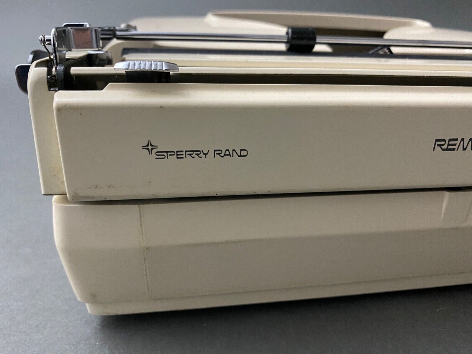 Old writer Remington monarch deluxe 1970