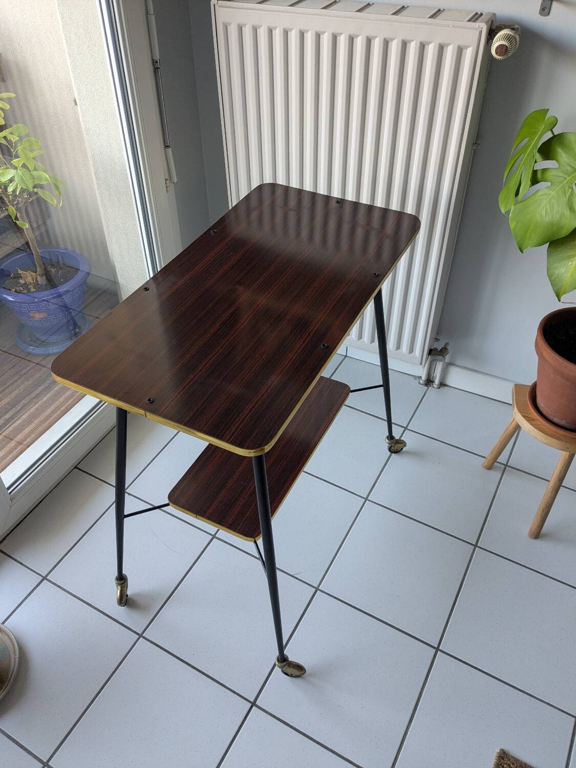 Vintage (60s-70s) Formica side table