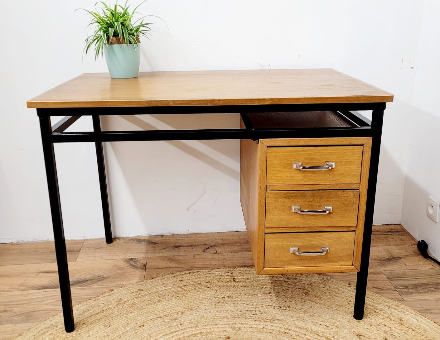 Bureau en bois et métal