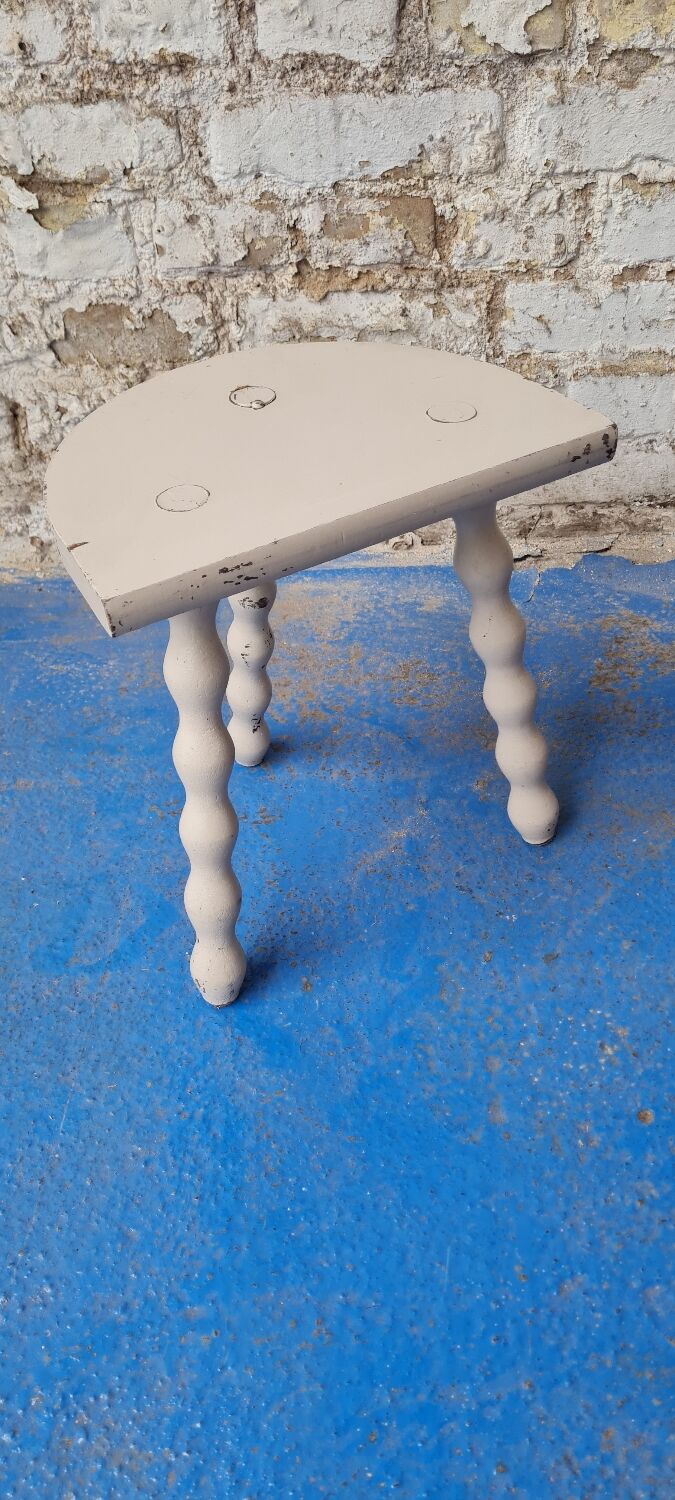 Tripod stool