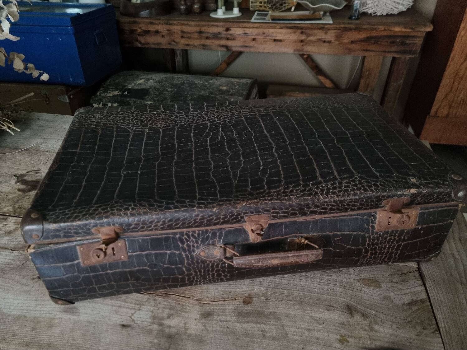 Vintage suitcase 1930