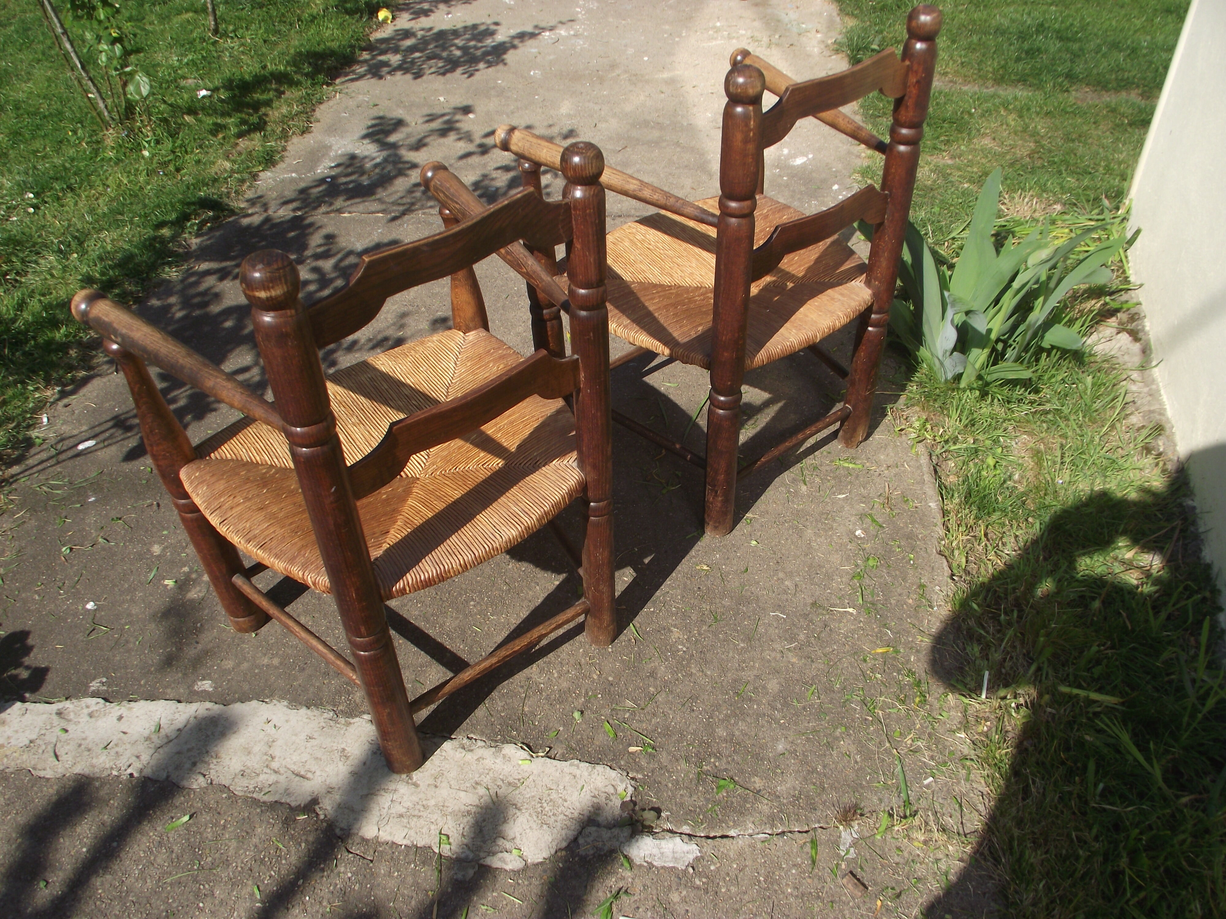 Paire de fauteuils paillées campagnards