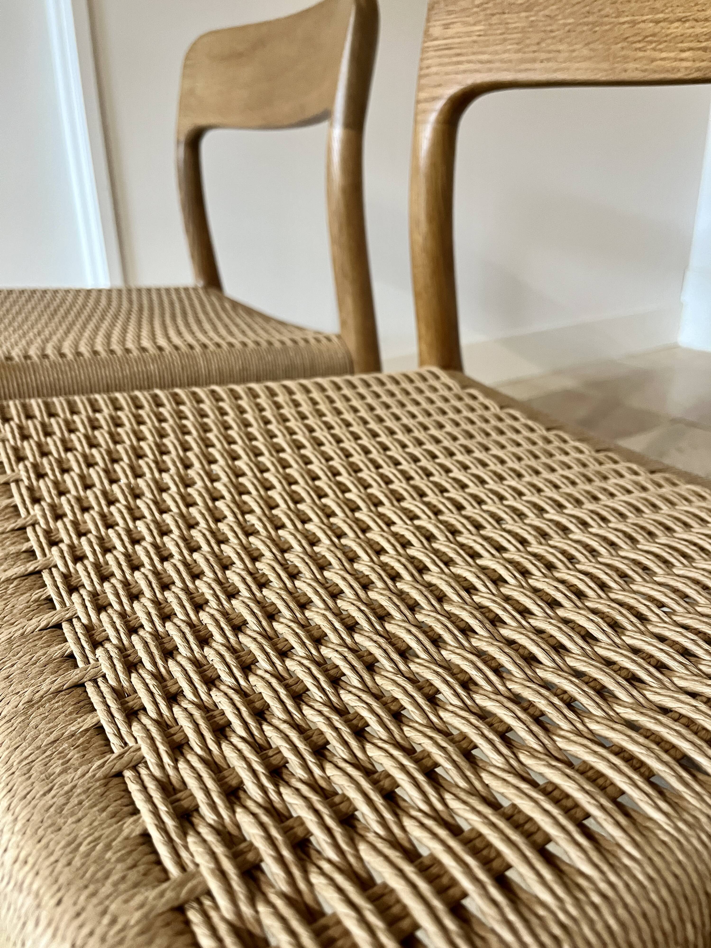 Lot de 6 chaises Niels Otto Moller n° 75 en chêne