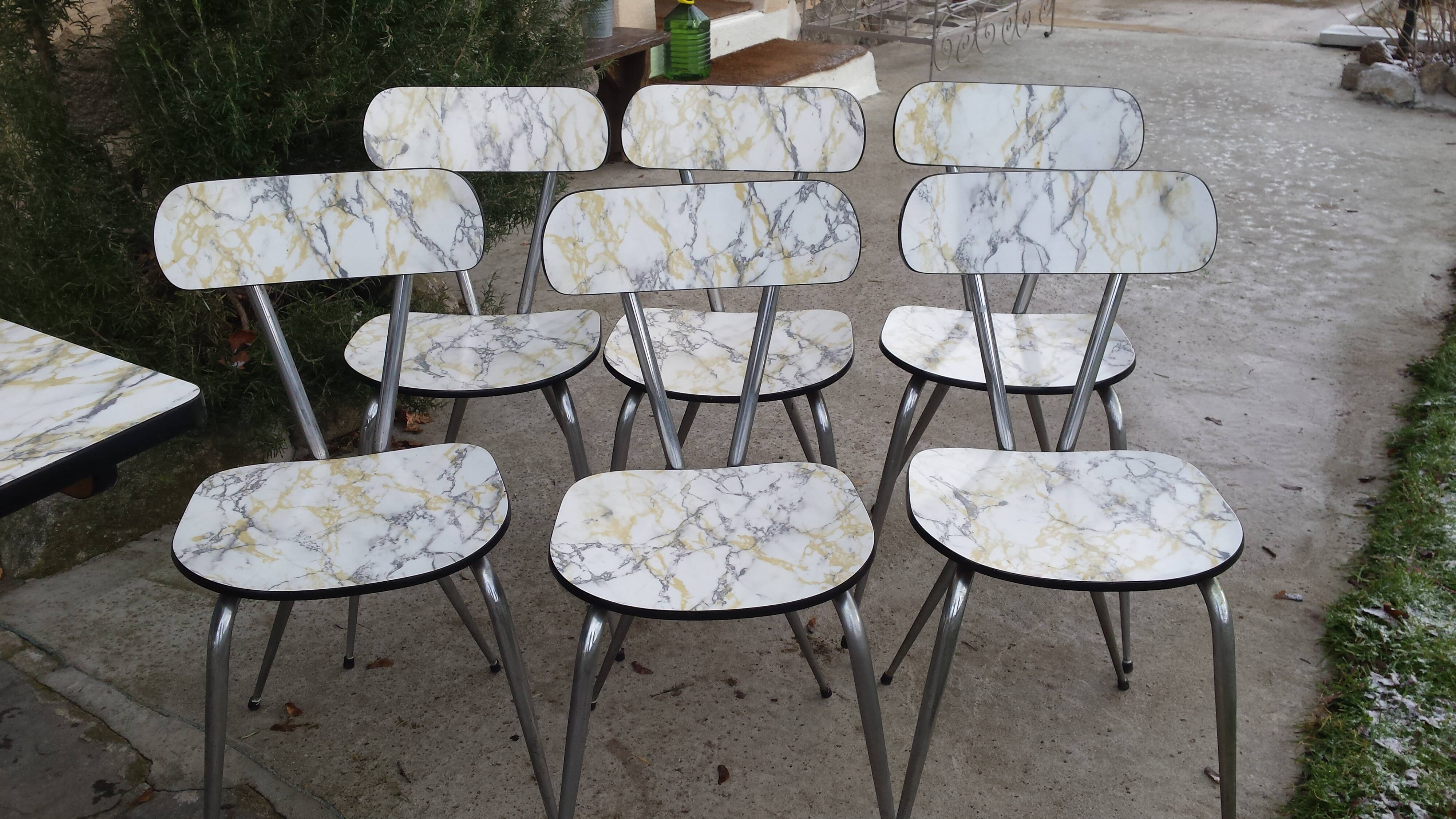 Formica table and 6 chairs